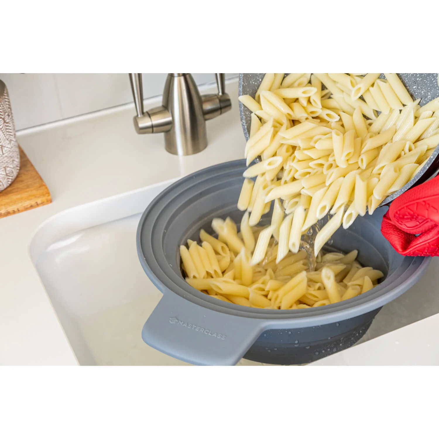 Masterclass 2-in-1 Collapsible Silicone Steam & Strain Colander - Image 9