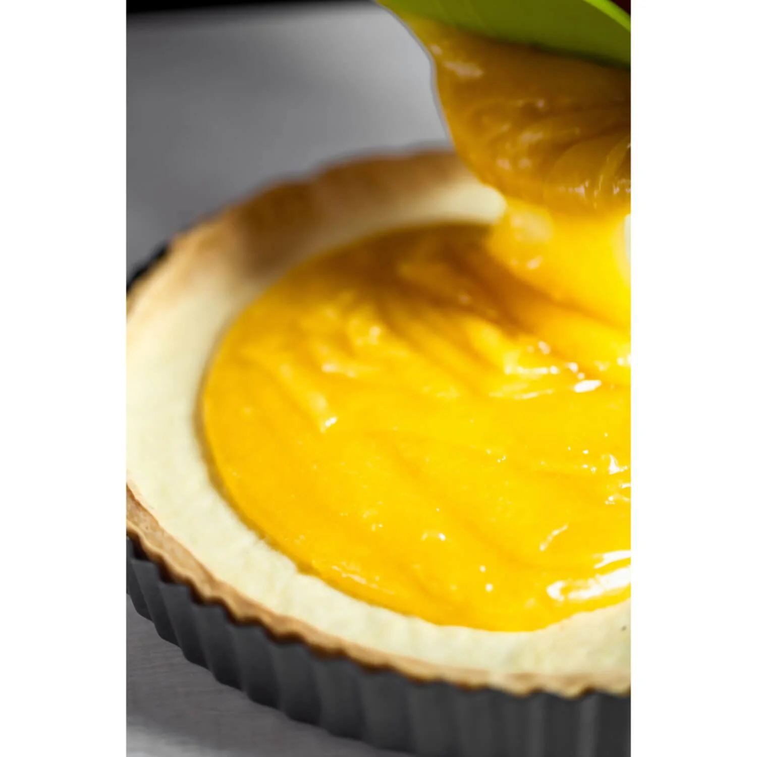 Masterclass Non-Stick Loose Base Round Fluted Quiche Tin - 25cm - Image 5