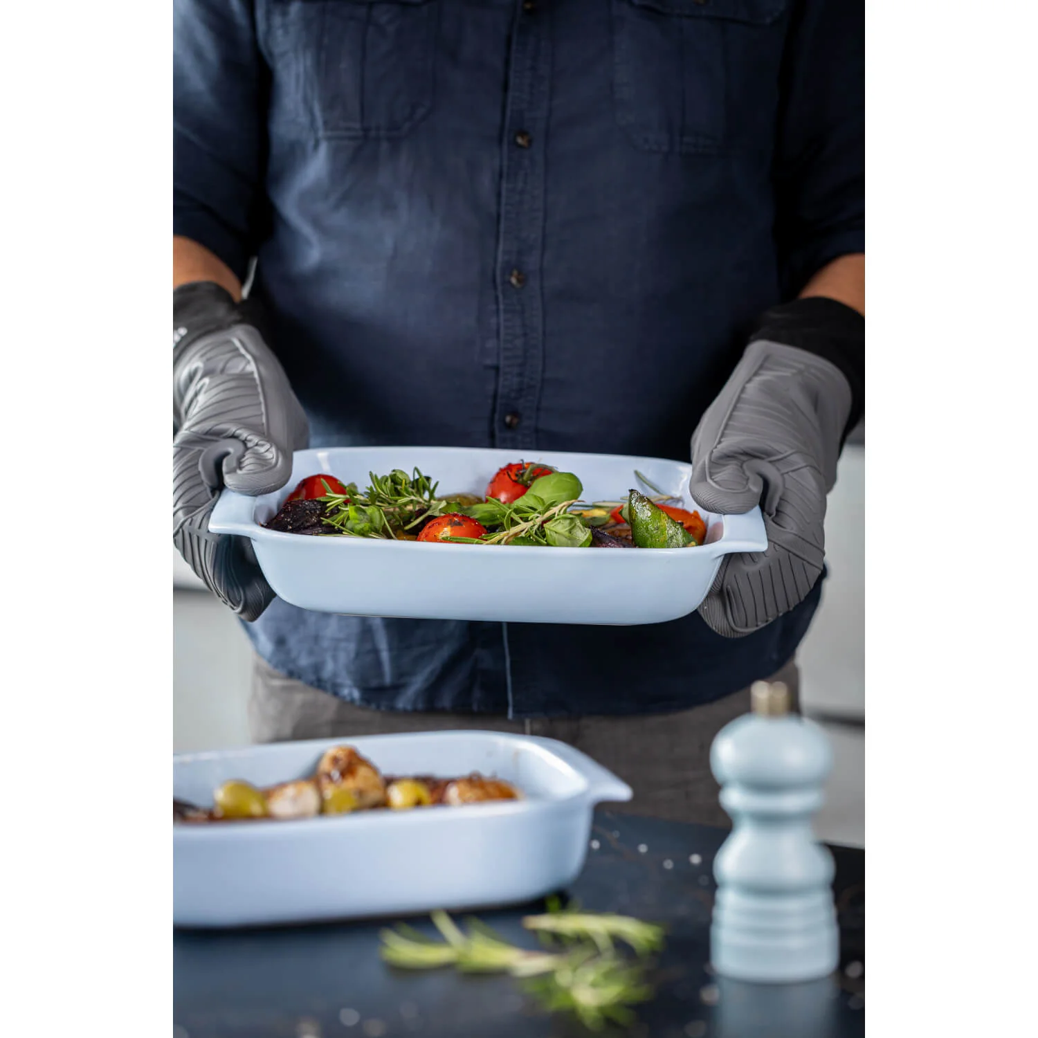 MasterClass 30cm Ceramic Roaster - Sky Blue - Image 8