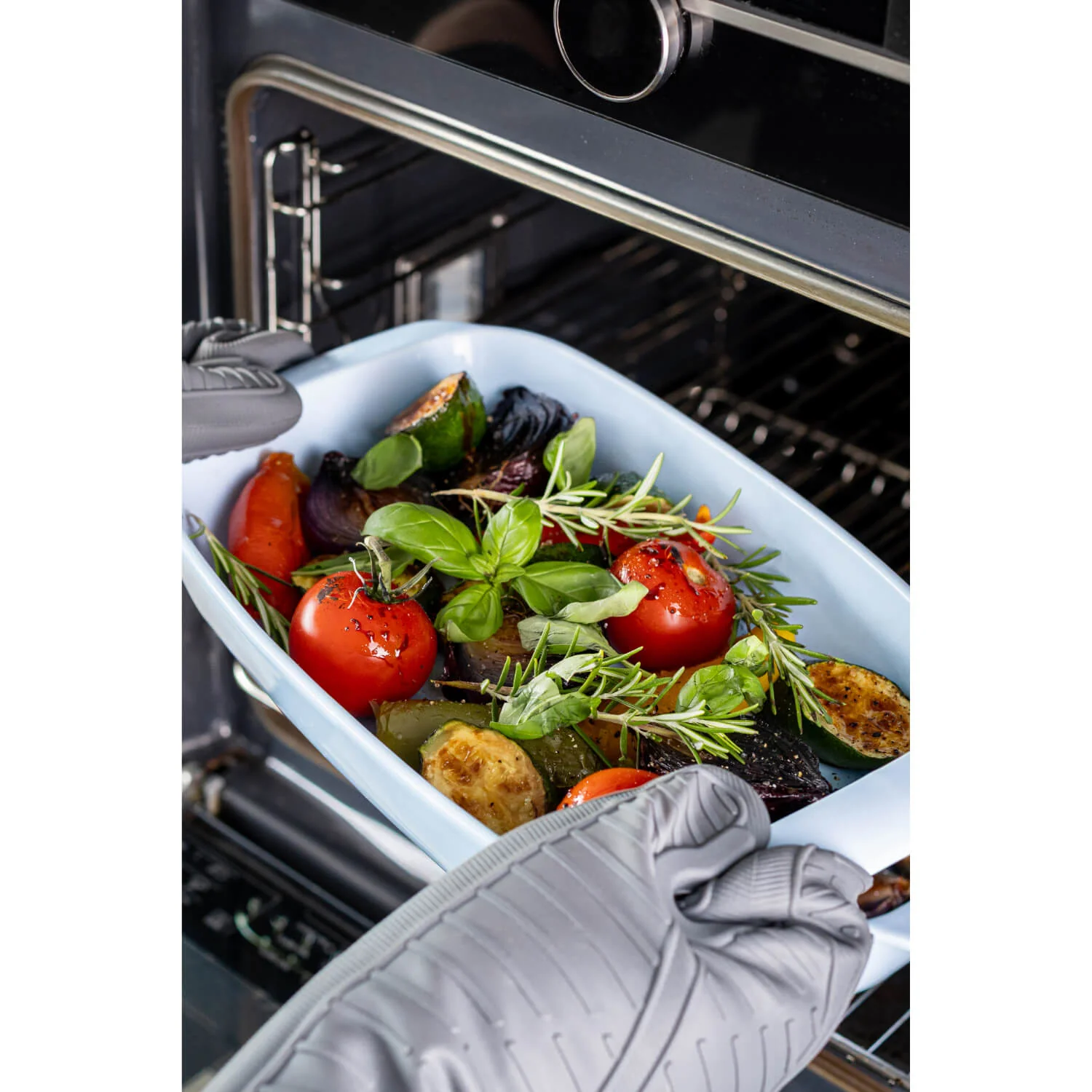 MasterClass 30cm Ceramic Roaster - Sky Blue - Image 9