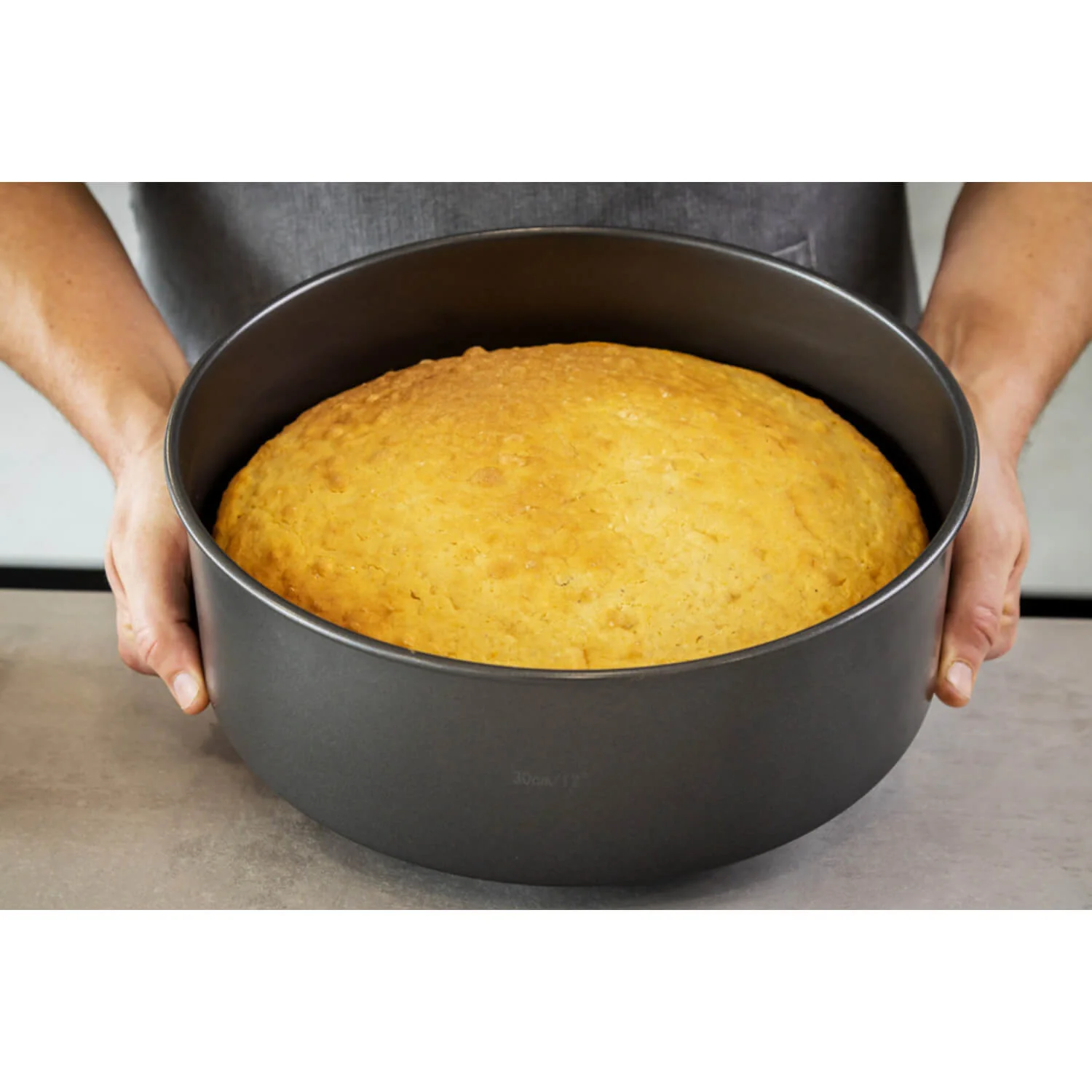 Masterclass Non-Stick Loose Base Deep Round Cake Tin - 30cm - Image 2