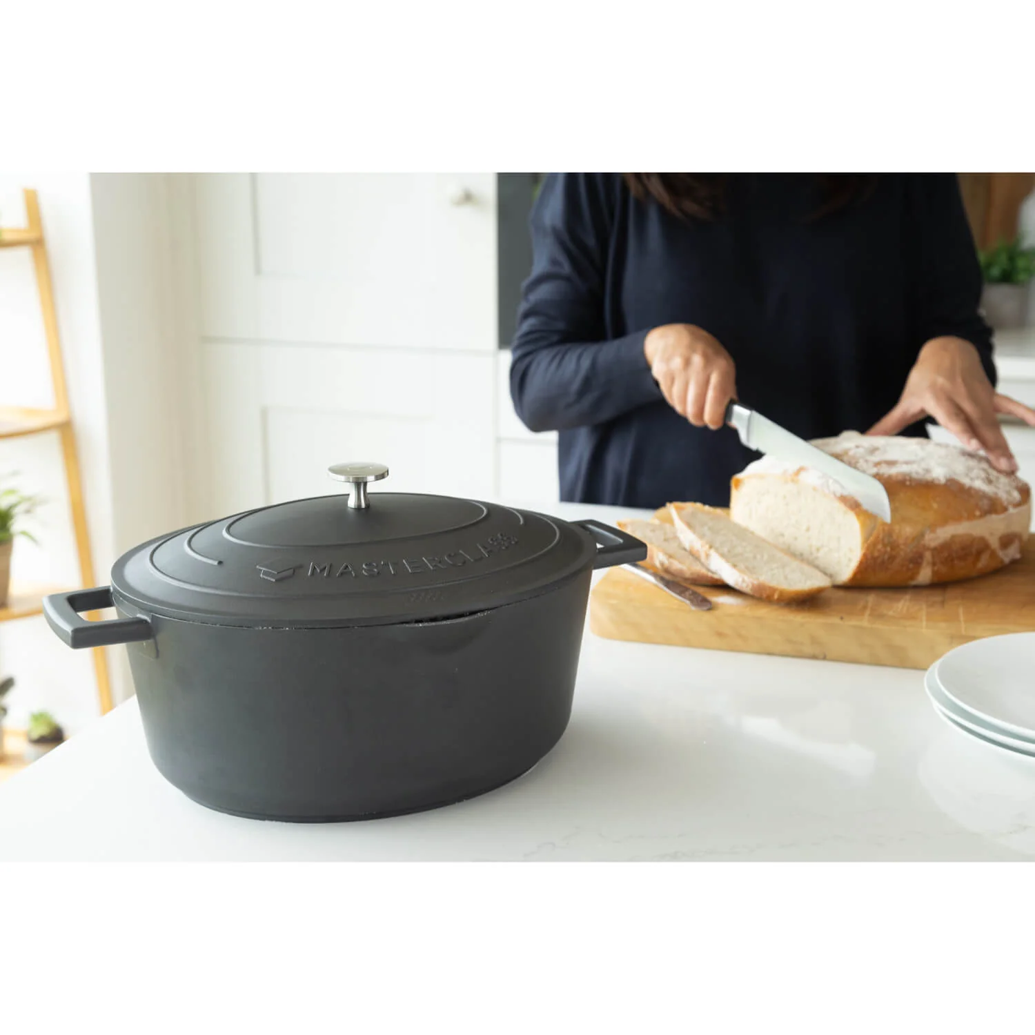 Masterclass Cast Aluminium 30cm Lightweight Ultimate Oval Casserole Dish - Black - Image 7
