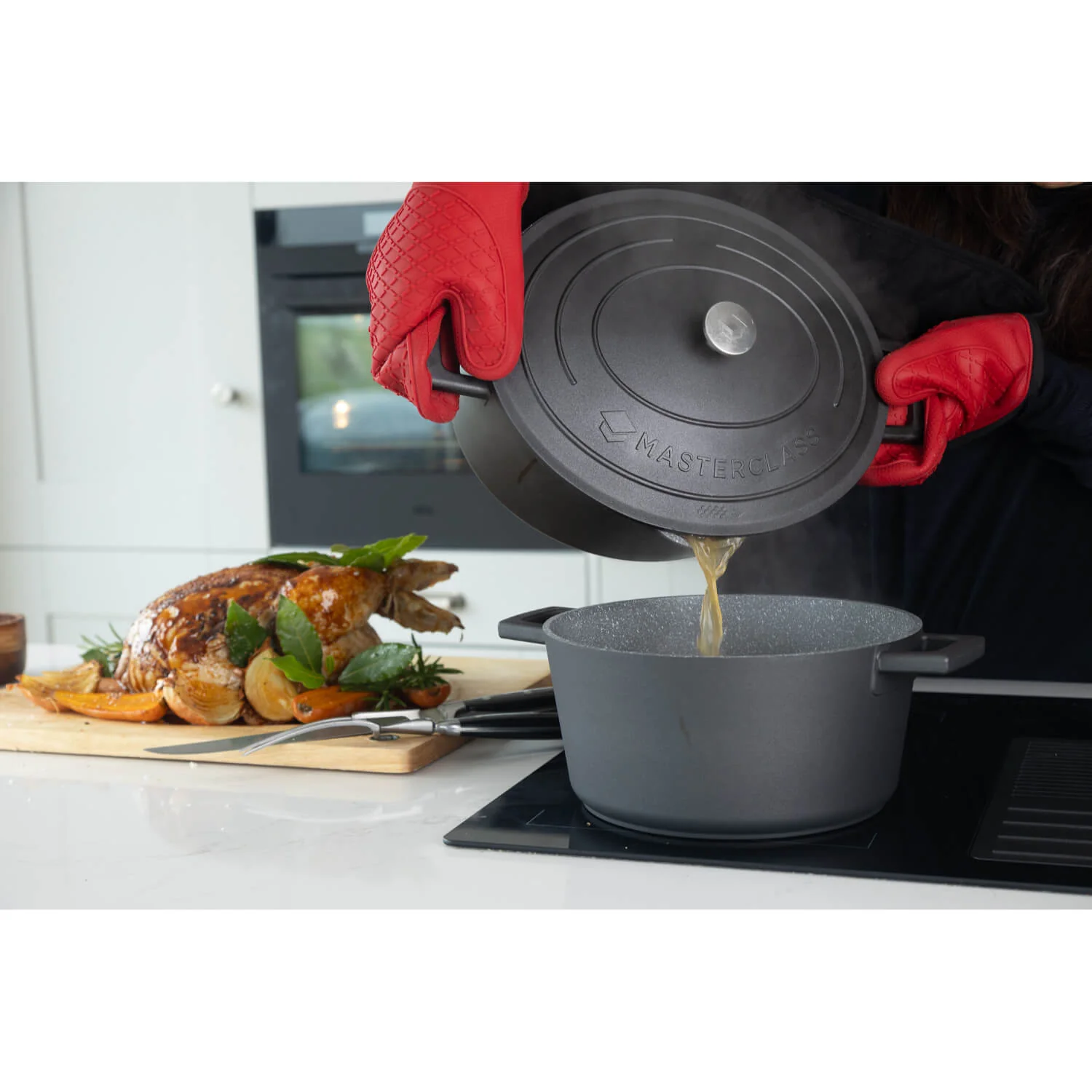 Masterclass Cast Aluminium 30cm Lightweight Ultimate Oval Casserole Dish - Black - Image 9