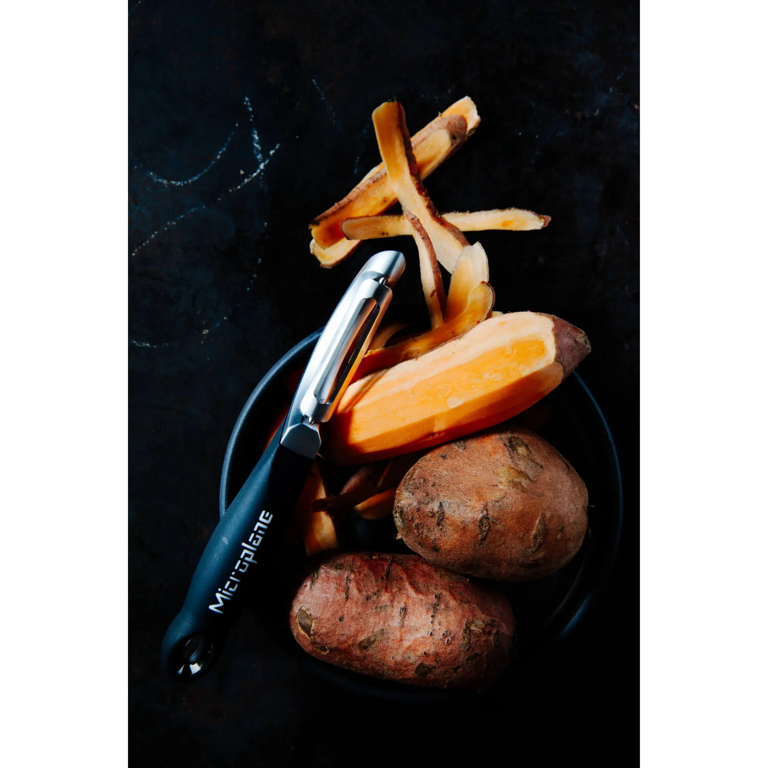 Microplane Professional Swivel Vegetable & Potato Peeler - Image 4