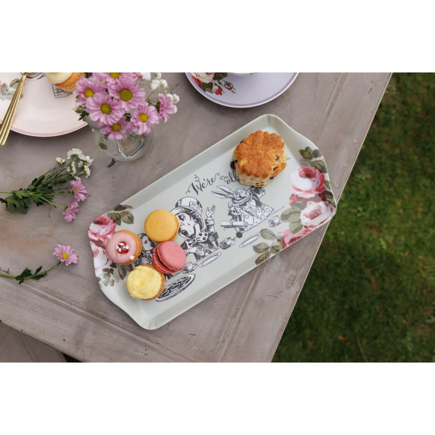 Mikasa V&A Alice In Wonderland Melamine Sandwich Tray - Image 4