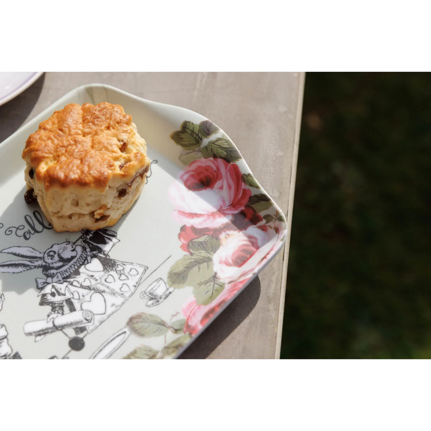 Mikasa V&A Alice In Wonderland Melamine Sandwich Tray - Image 5