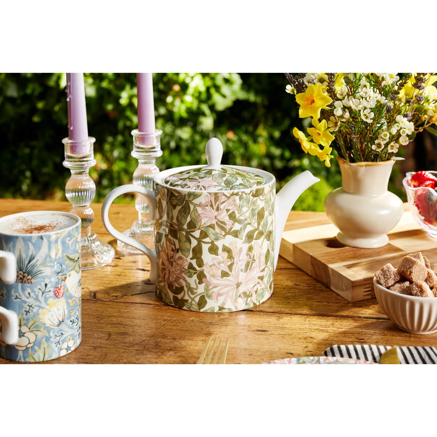 Morris & Co 4 Cup Porcelain Teapot - Honeysuckle - Image 4