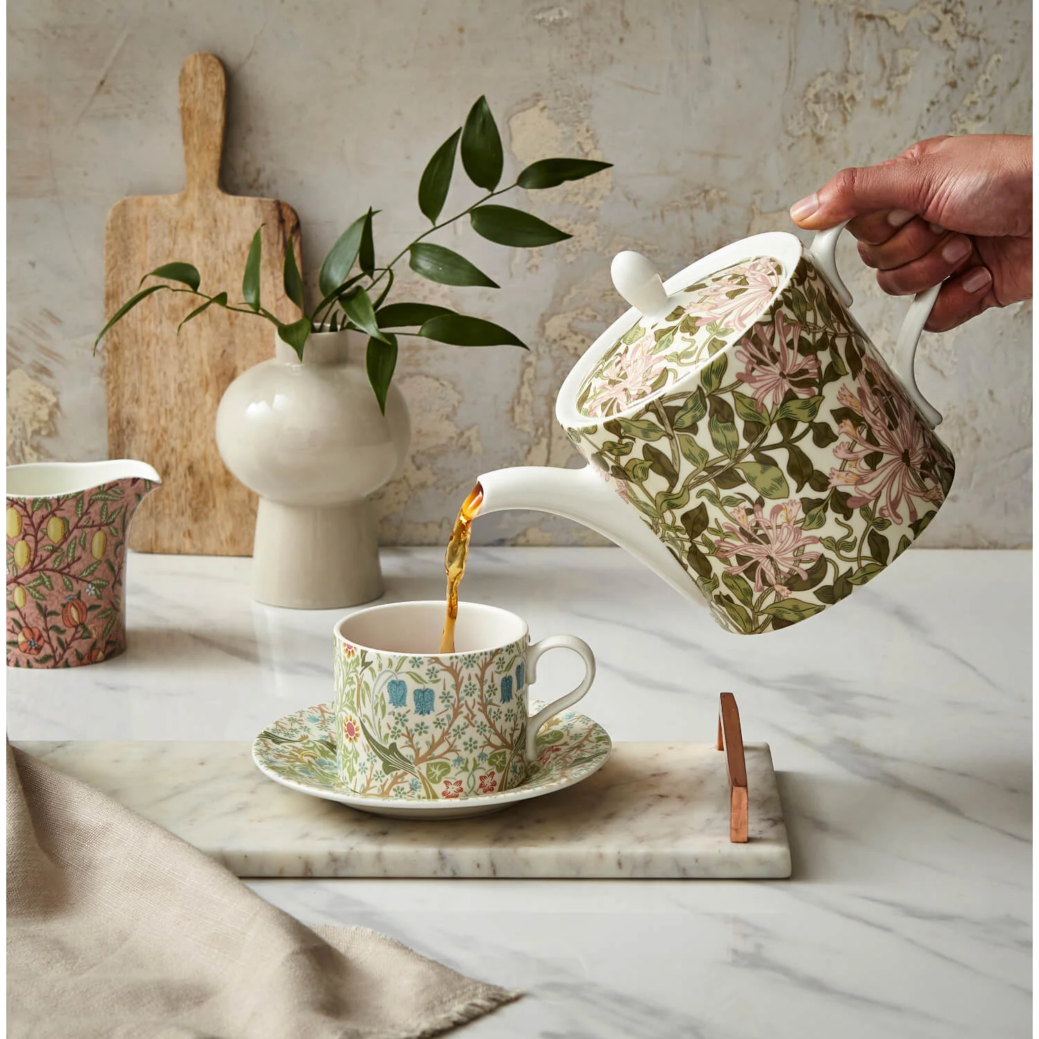 Morris & Co 4 Cup Porcelain Teapot - Honeysuckle - Image 5