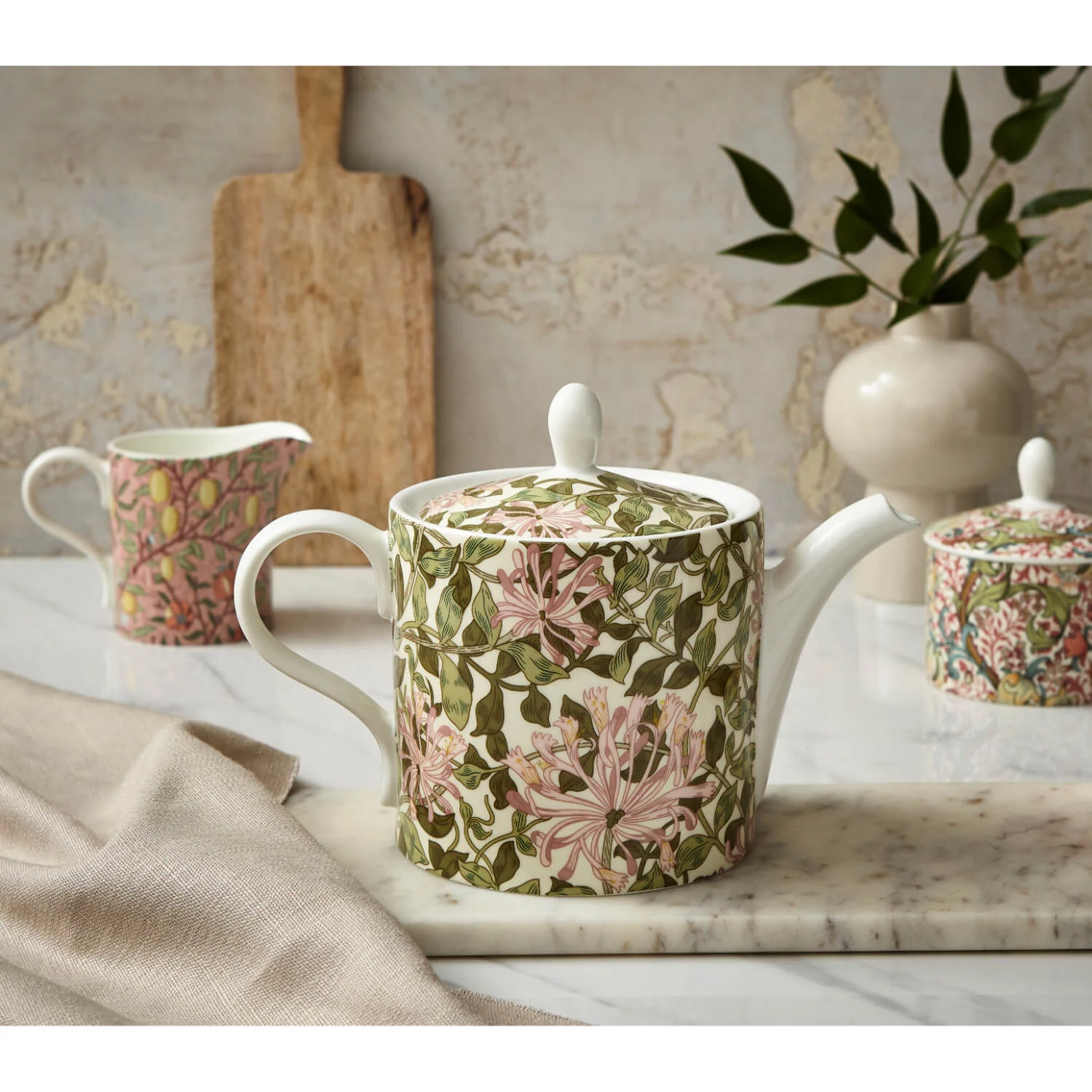 Morris & Co 4 Cup Porcelain Teapot - Honeysuckle - Image 7