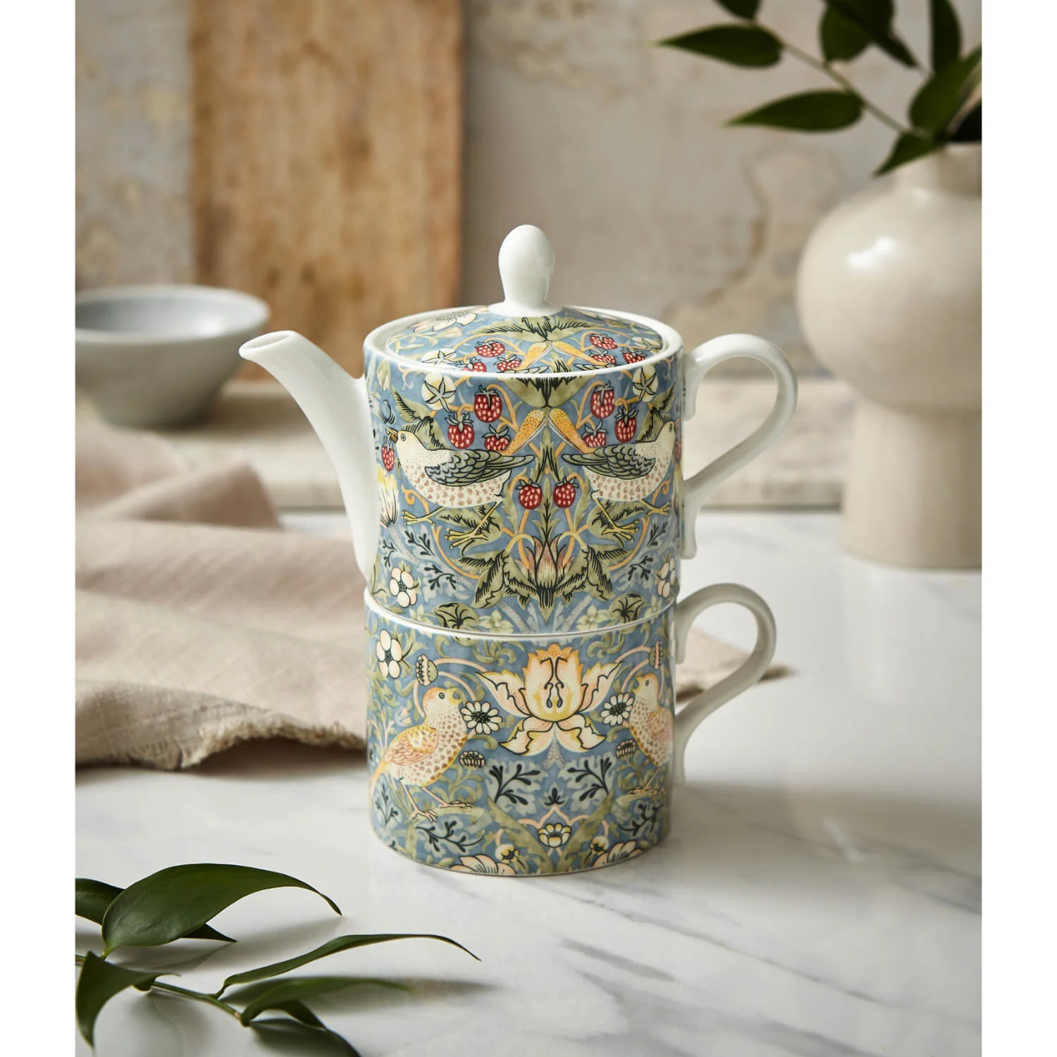 Morris & Co Porcelain Tea For One - Strawberry Thief - Image 4