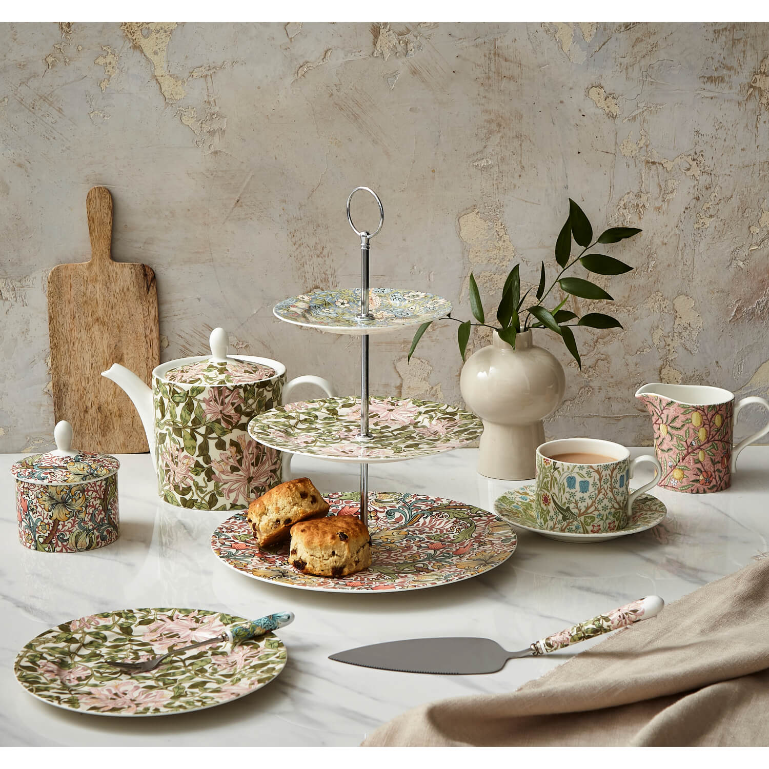 Morris & Co 3 Tier Porcelain Cake Stand - Image 5