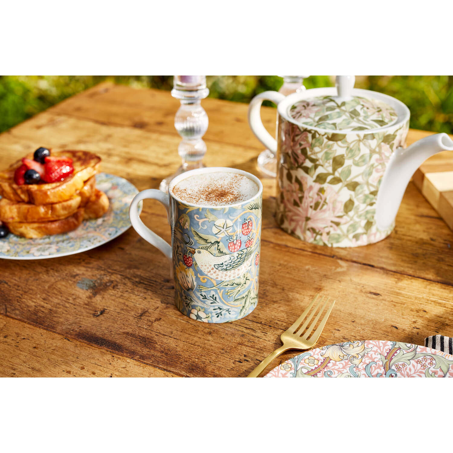 Morris & Co Strawberry Thief 340ml Porcelain Mug - Indigo - Image 4