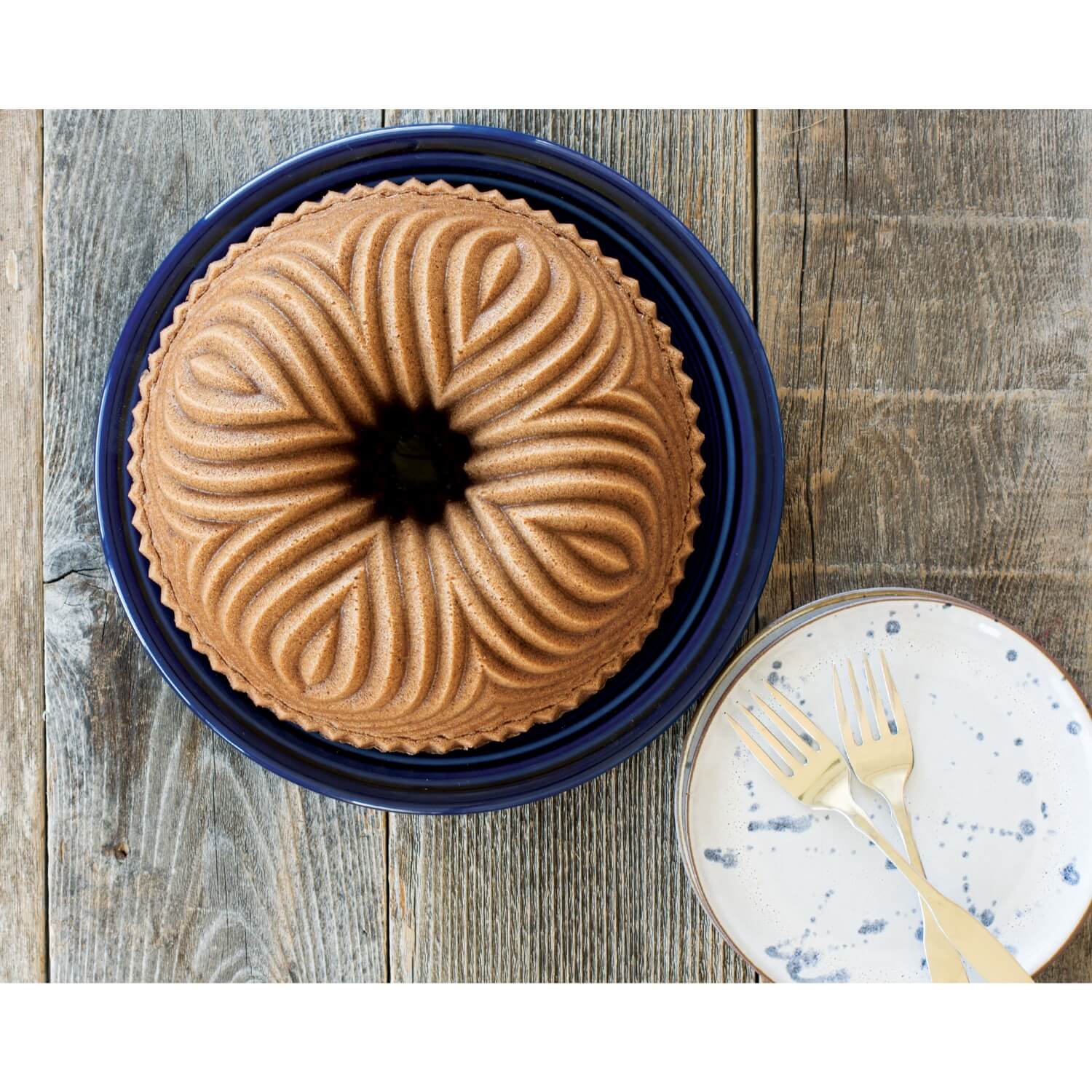 Nordic Ware Bavaria Bundt Pan - Graphite - Image 3