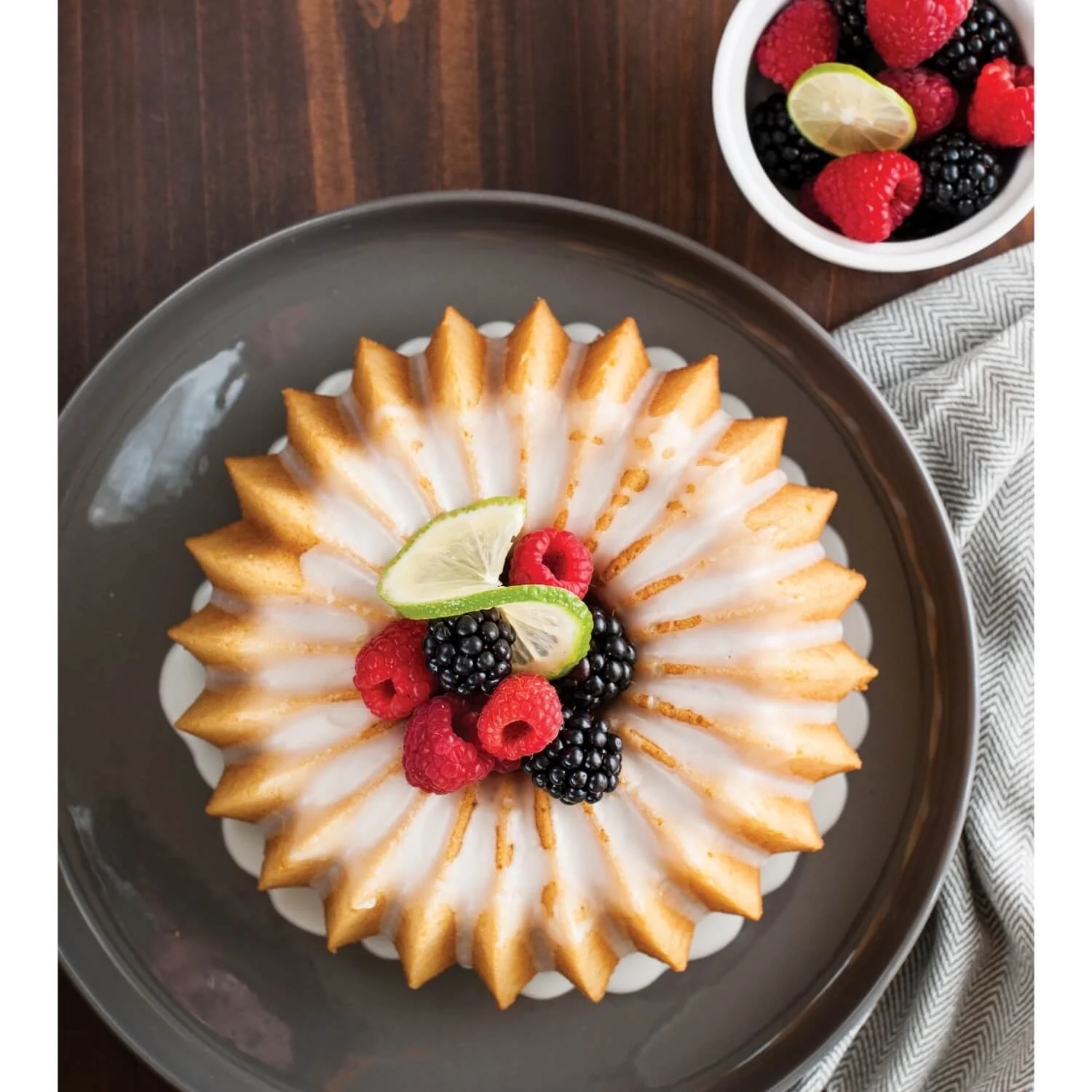 Nordic Ware Brilliance 5-Cup Bundt Pan - Gold - Image 6
