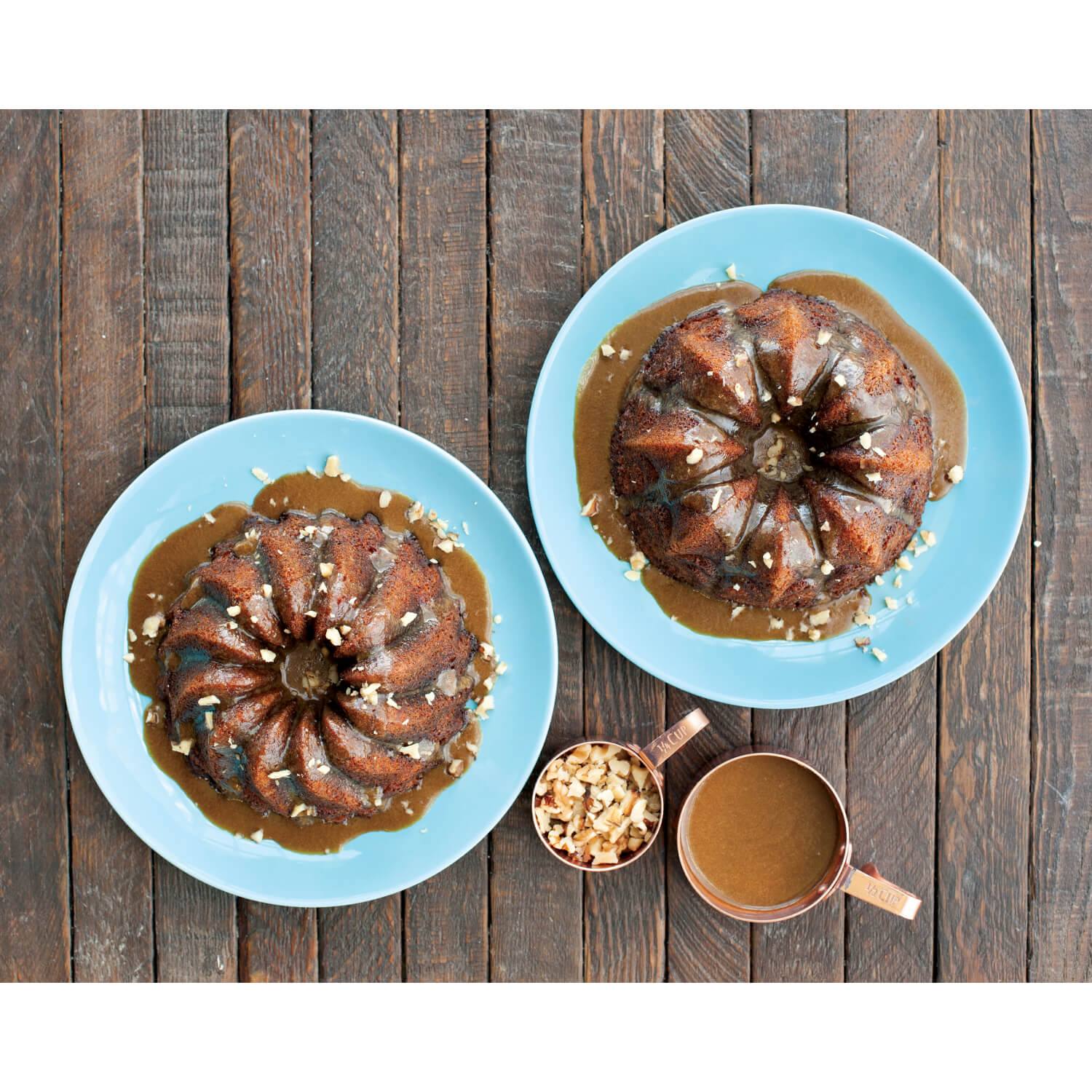 Nordic Ware Bundt Duet Pan - Graphite - Image 4