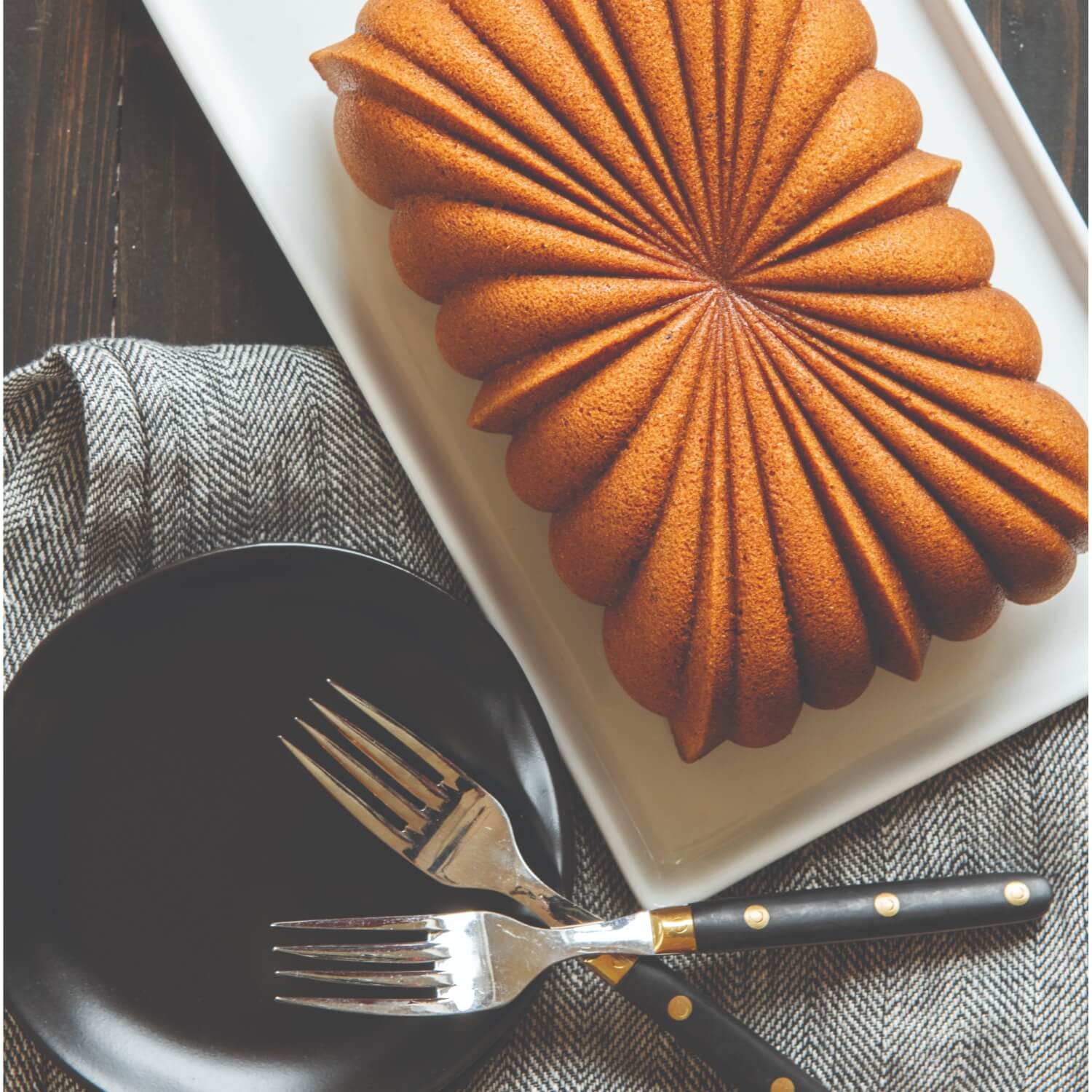 Nordic Ware Fluted Loaf Pan - Gold - Image 3