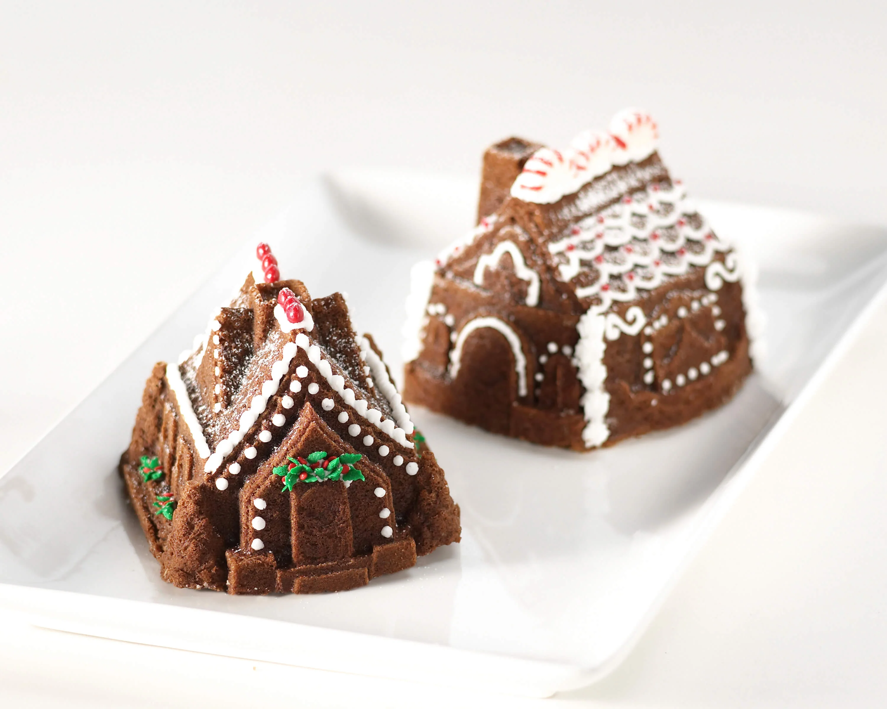 Nordic Ware Gingerbread House Duet Aluminium Pan - Image 5