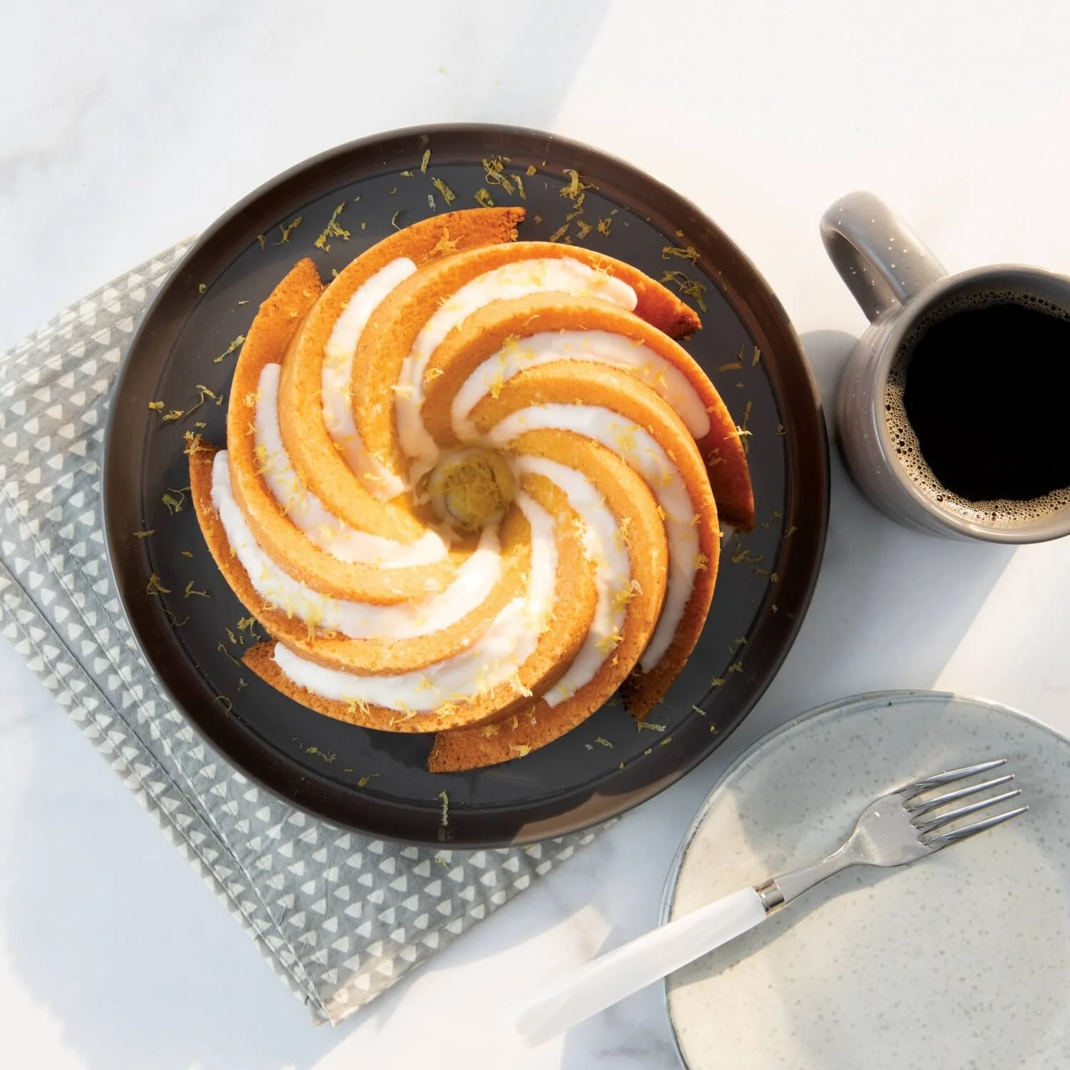 Nordic Ware Heritage 6-Cup Bundt Pan - Gold - Image 3