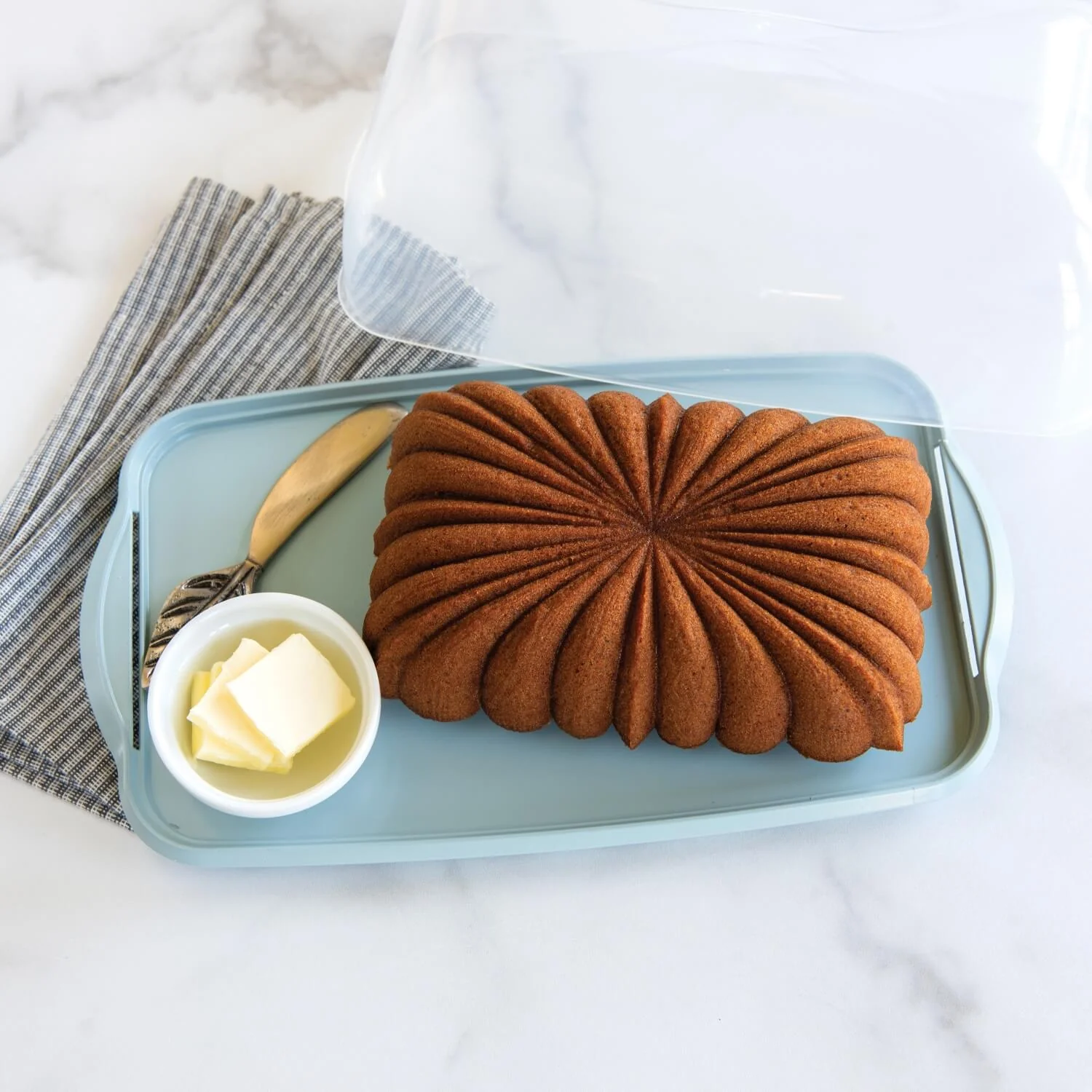 Nordic Ware Loaf Cake Keeper - Sea Glass - Image 2