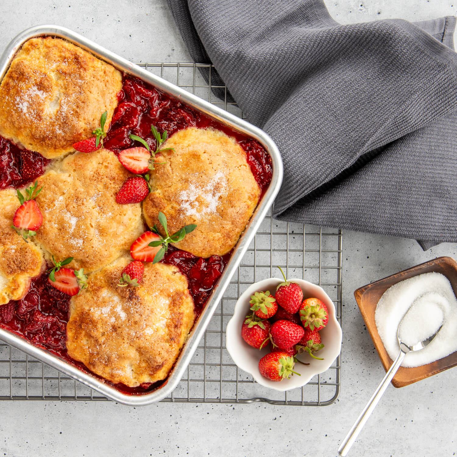 Nordic Ware Naturals 9" Square Aluminium Cake Pan - Image 2