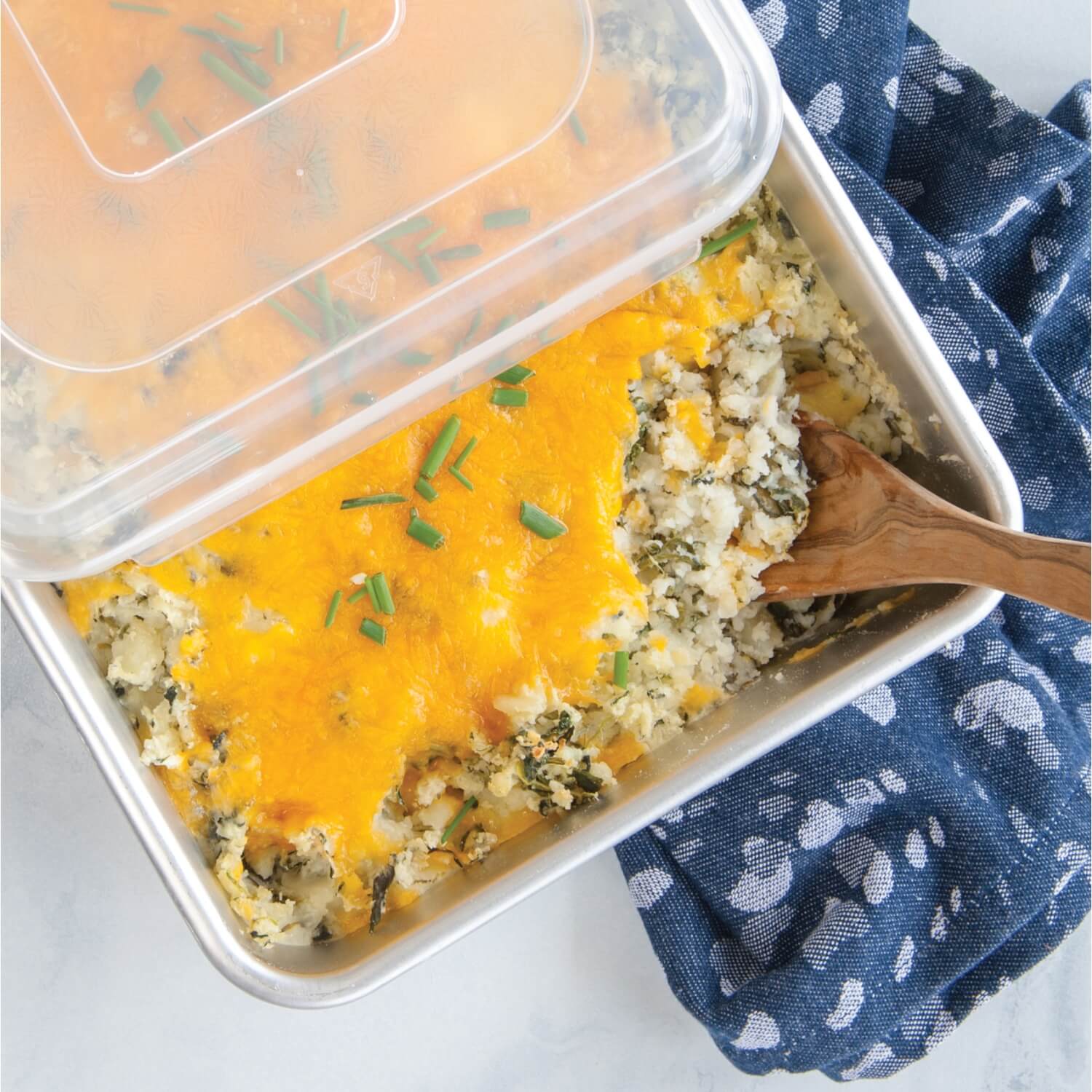 Nordic Ware Naturals Aluminium Cake Pan with Lid - Image 3