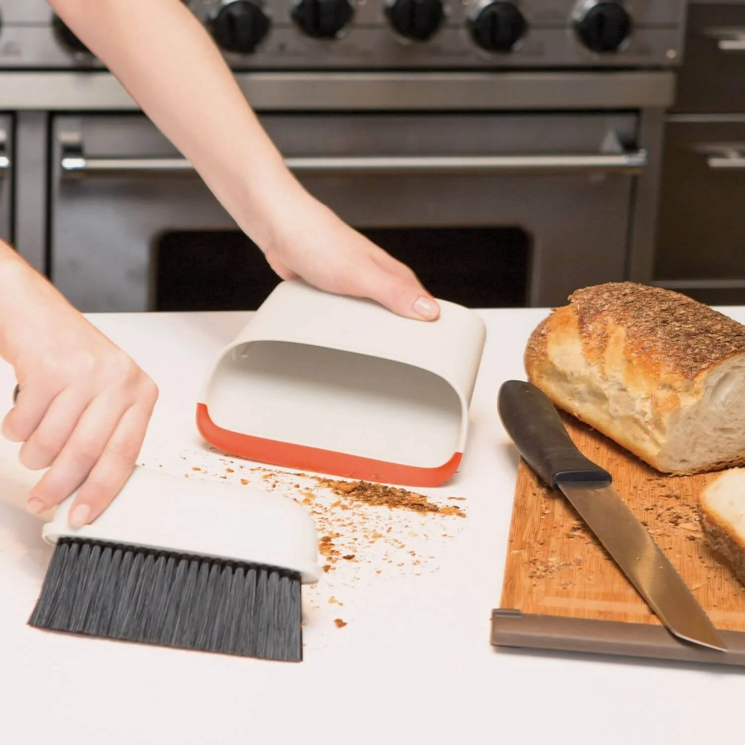 OXO Good Grips Compact Dustpan & Brush Set - Image 5