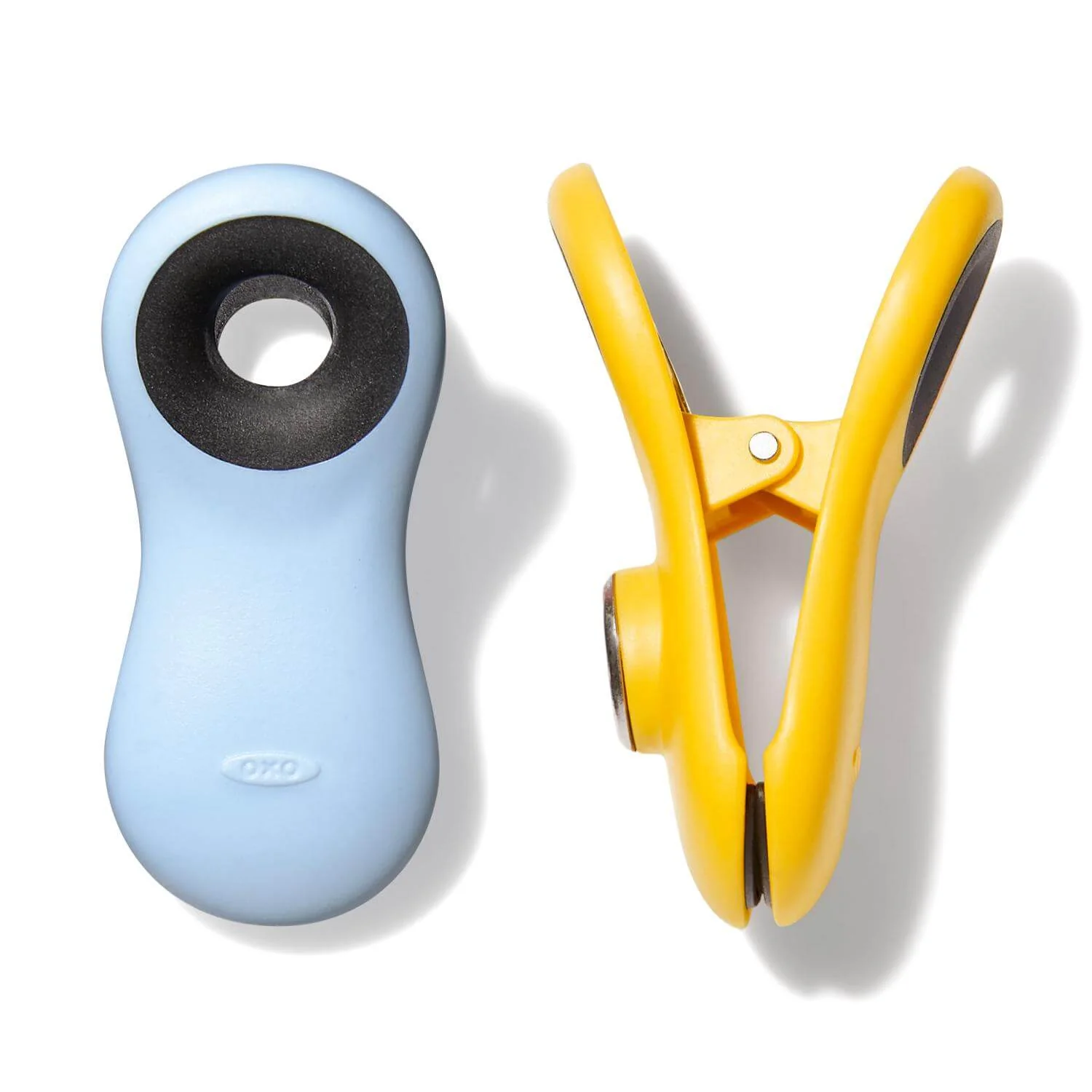 OXO Good Grips Pack of 4 Magnetic All Purpose Clips - Image 2