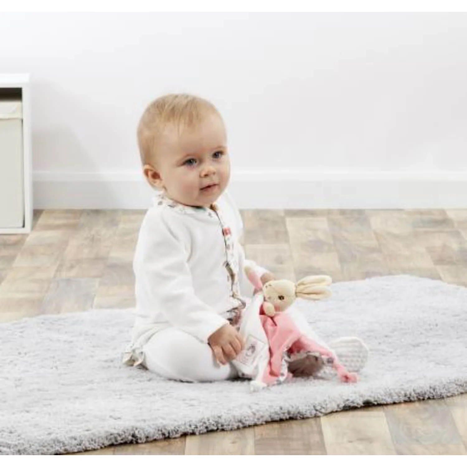 Peter Rabbit Comfort Blanket - Flopsy Bunny - Image 6