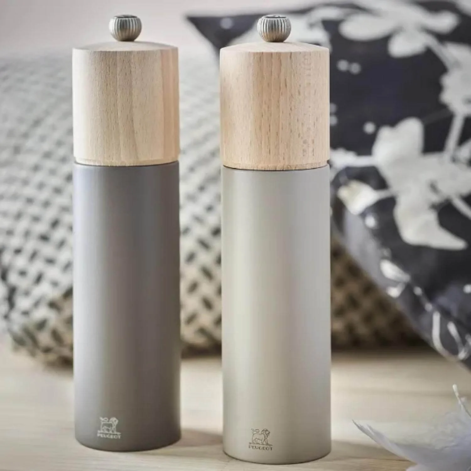 Peugeot Boreal 21cm Beech Salt Mill - Pebble Grey - Image 6