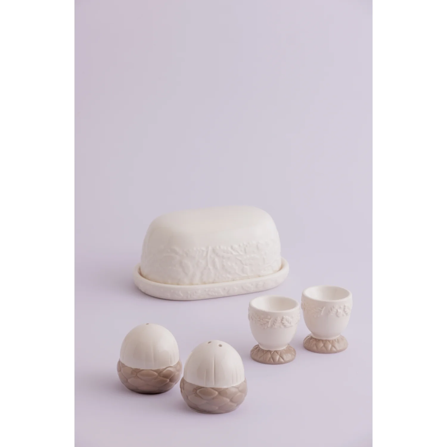 Price & Kensington Acorn Salt & Pepper Set - Image 2