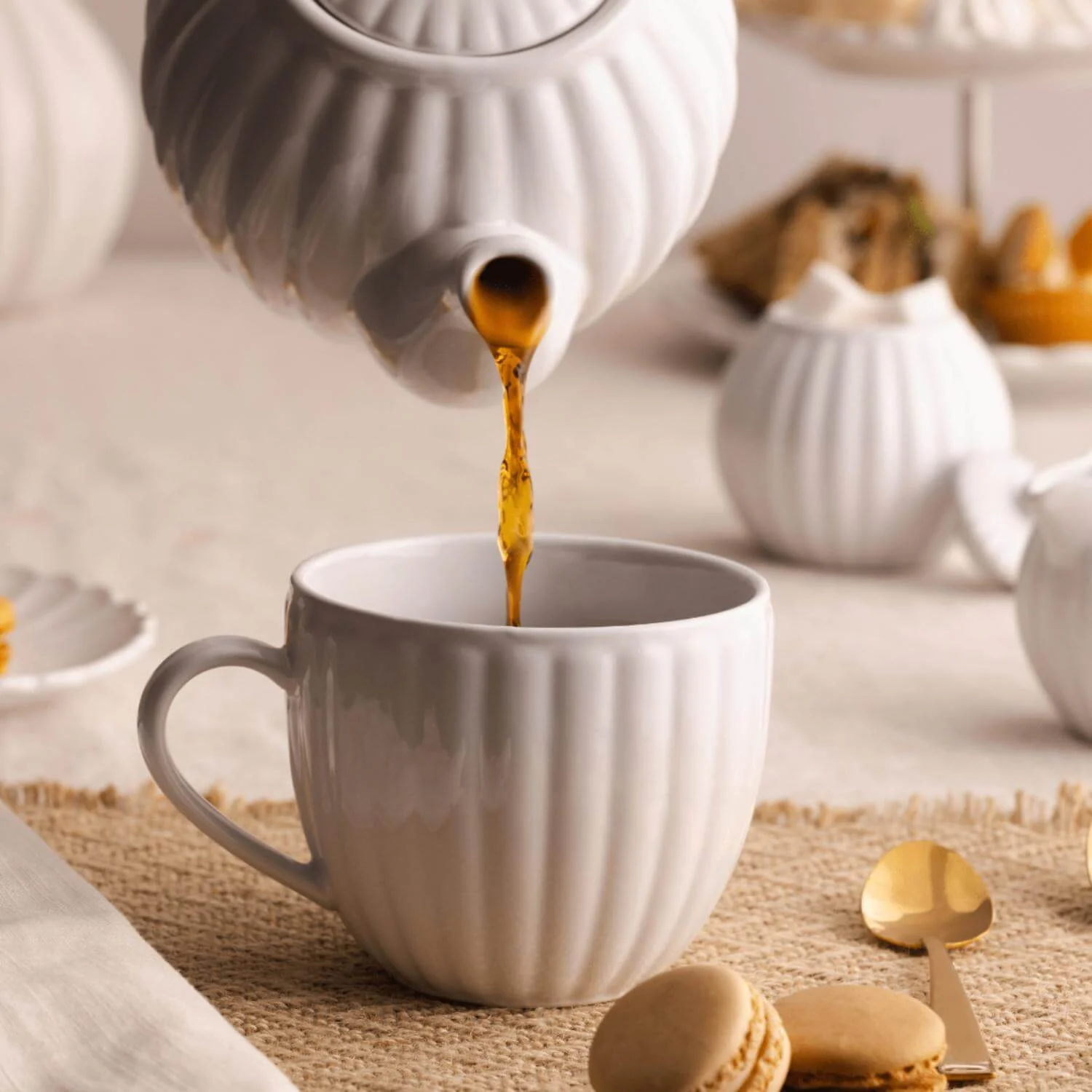 Price & Kensington Luxe 6 Cup Teapot - White - Image 2