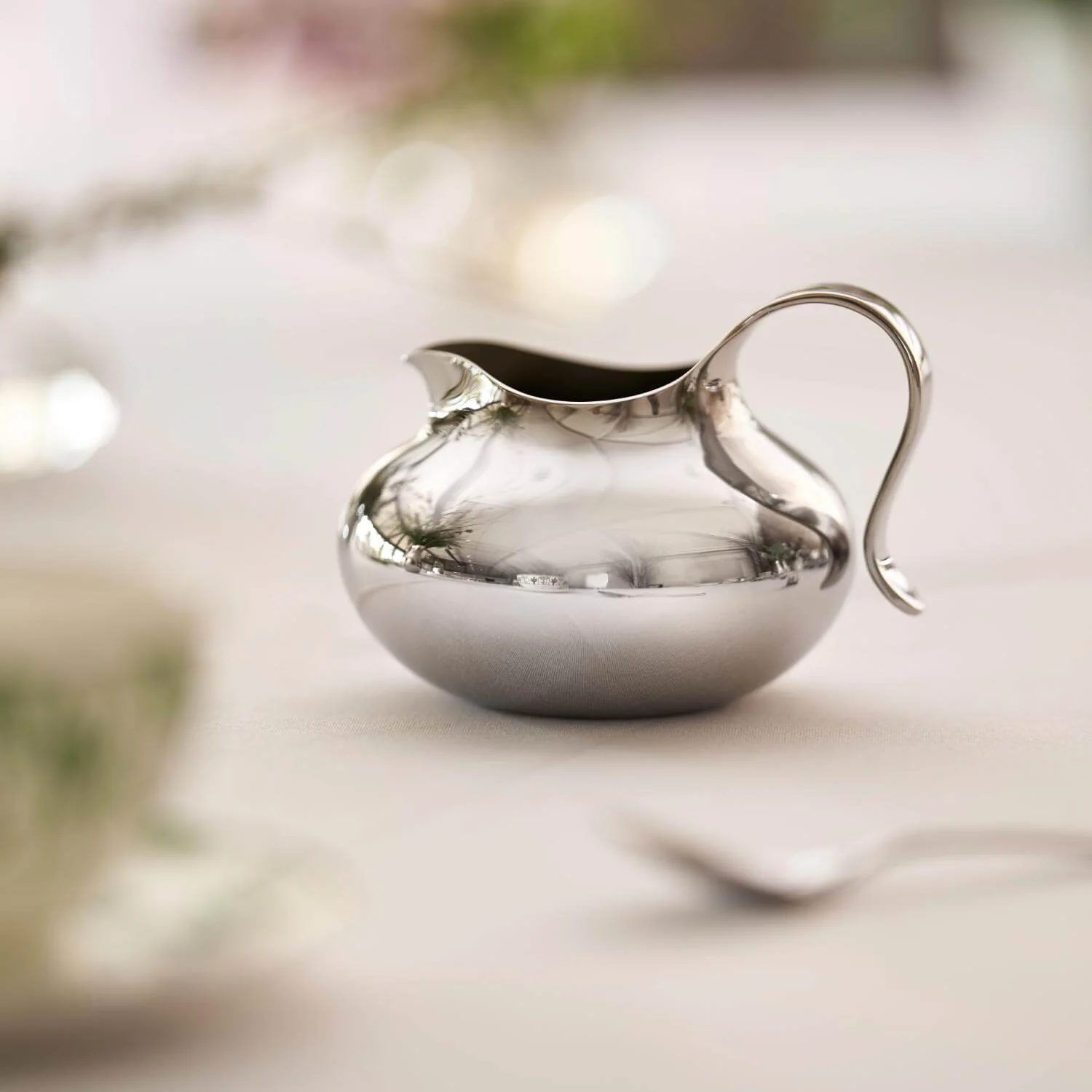 Robert Welch Drift 18|10 Mirror Polished Stainless Steel 300ml Jug - Image 3