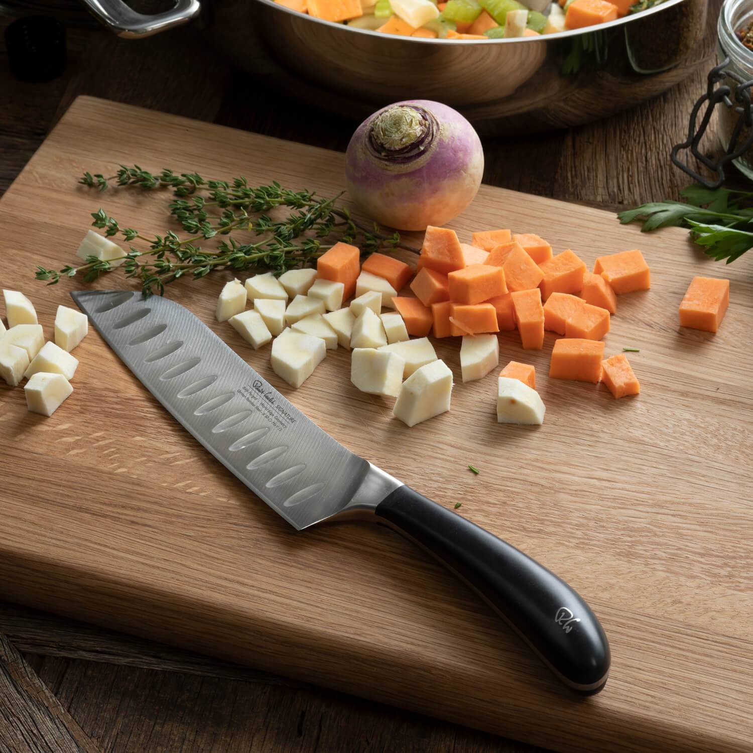 Robert Welch Signature Fluted Santoku Knife - 17cm - Image 2