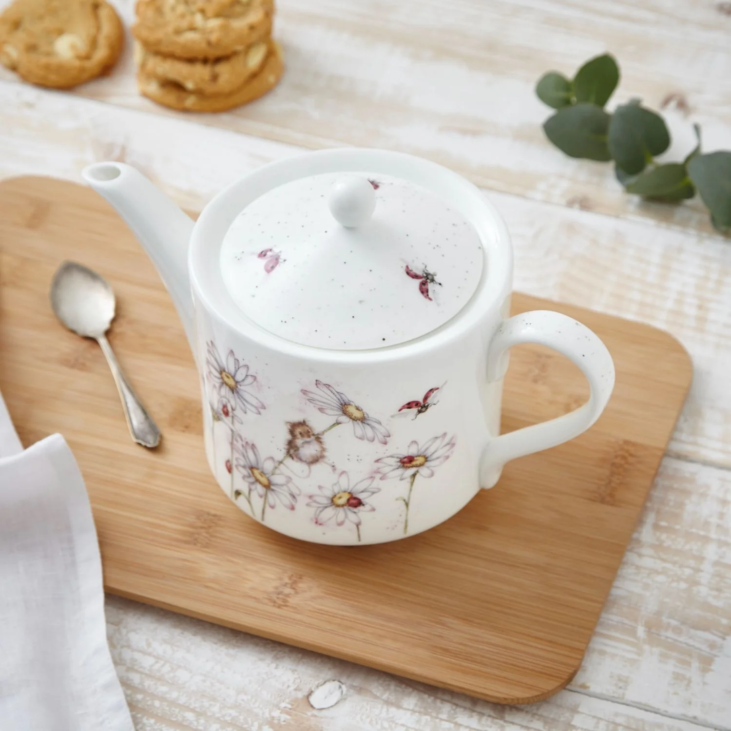 Wrendale Designs by Hannah Dale 2 Pint Teapot - Oops A Daisy - Image 7