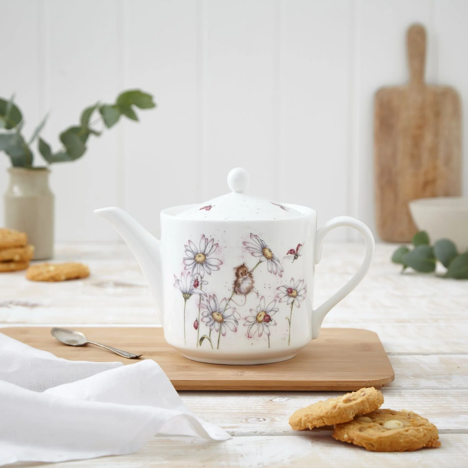 Wrendale Designs by Hannah Dale 2 Pint Teapot - Oops A Daisy - Image 8