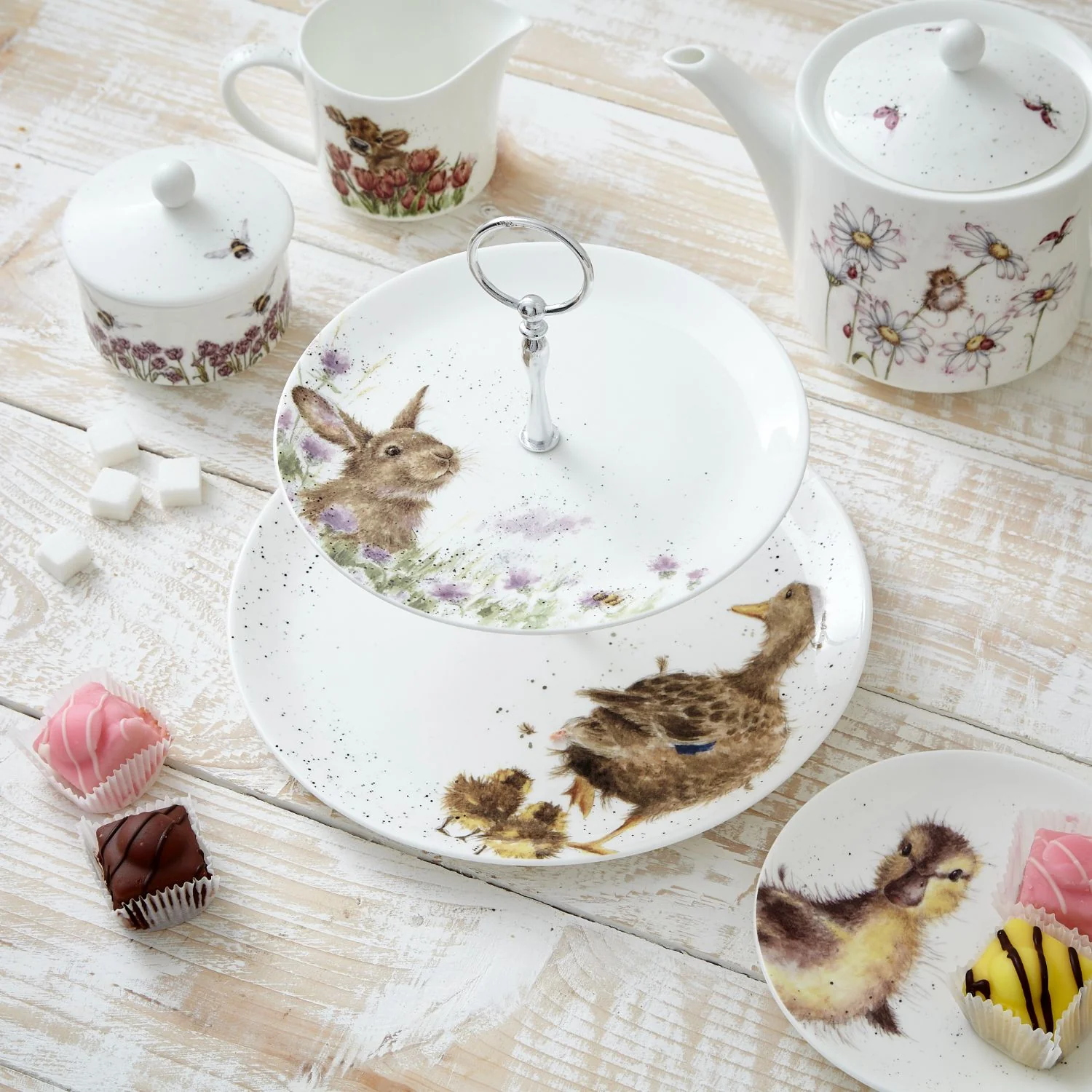 Wrendale Designs by Hannah Dale 2 Tier Fine China Cake Stand - Image 7