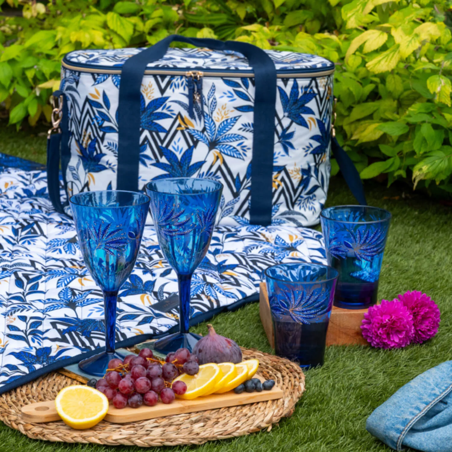 Sara Miller Anniversary Picnic Blanket - 140cm x 140cm - Image 5