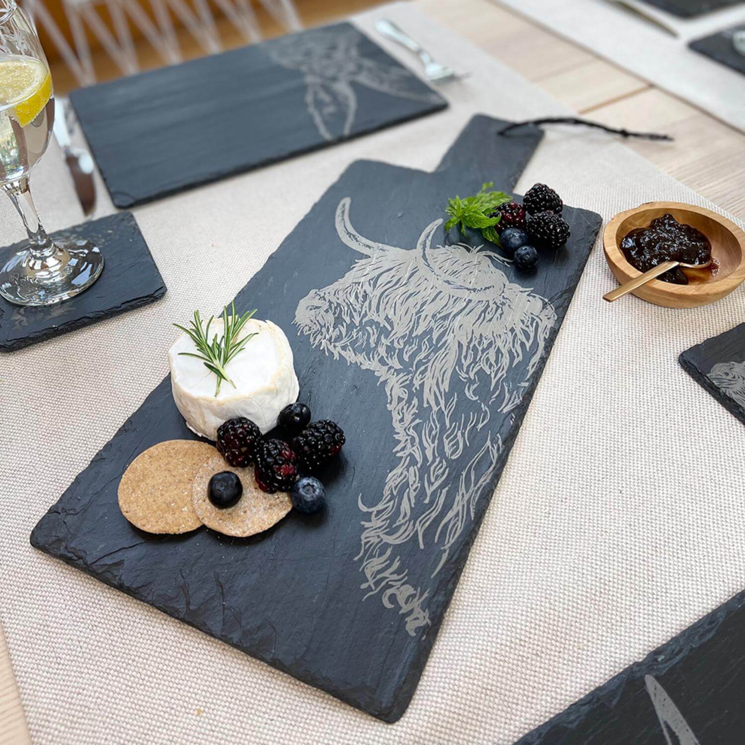 Selbrae House Large Slate Serving Paddle - Highland Cow - Image 2