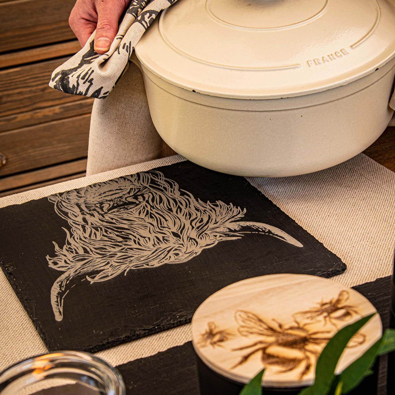 Selbrae House Slate Pot Stand - Highland Cow - Image 2