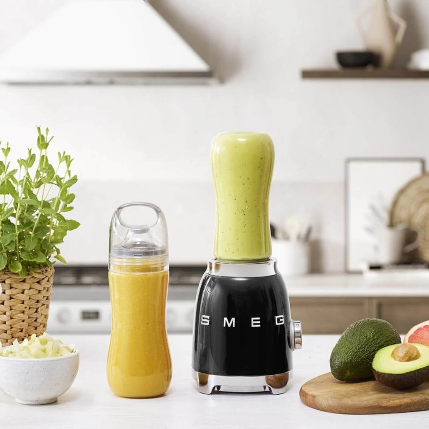 Smeg 50's Style Retro PBF01 Personal Blender - Black - Image 5