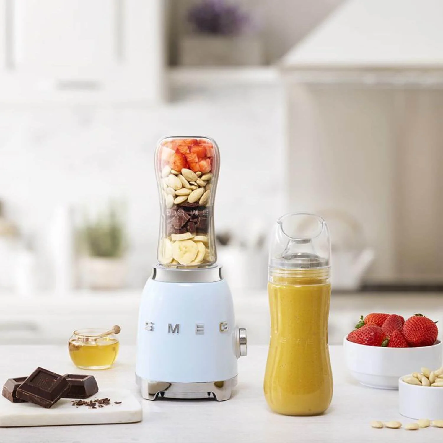 Smeg 50's Style Retro PBF01 Personal Blender - Pastel Blue - Image 6