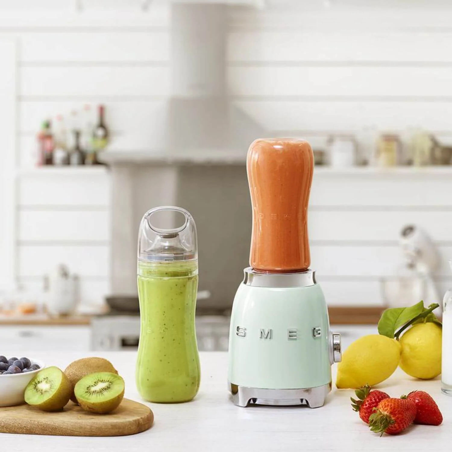 Smeg 50's Style Retro PBF01 Personal Blender - Pastel Green - Image 5