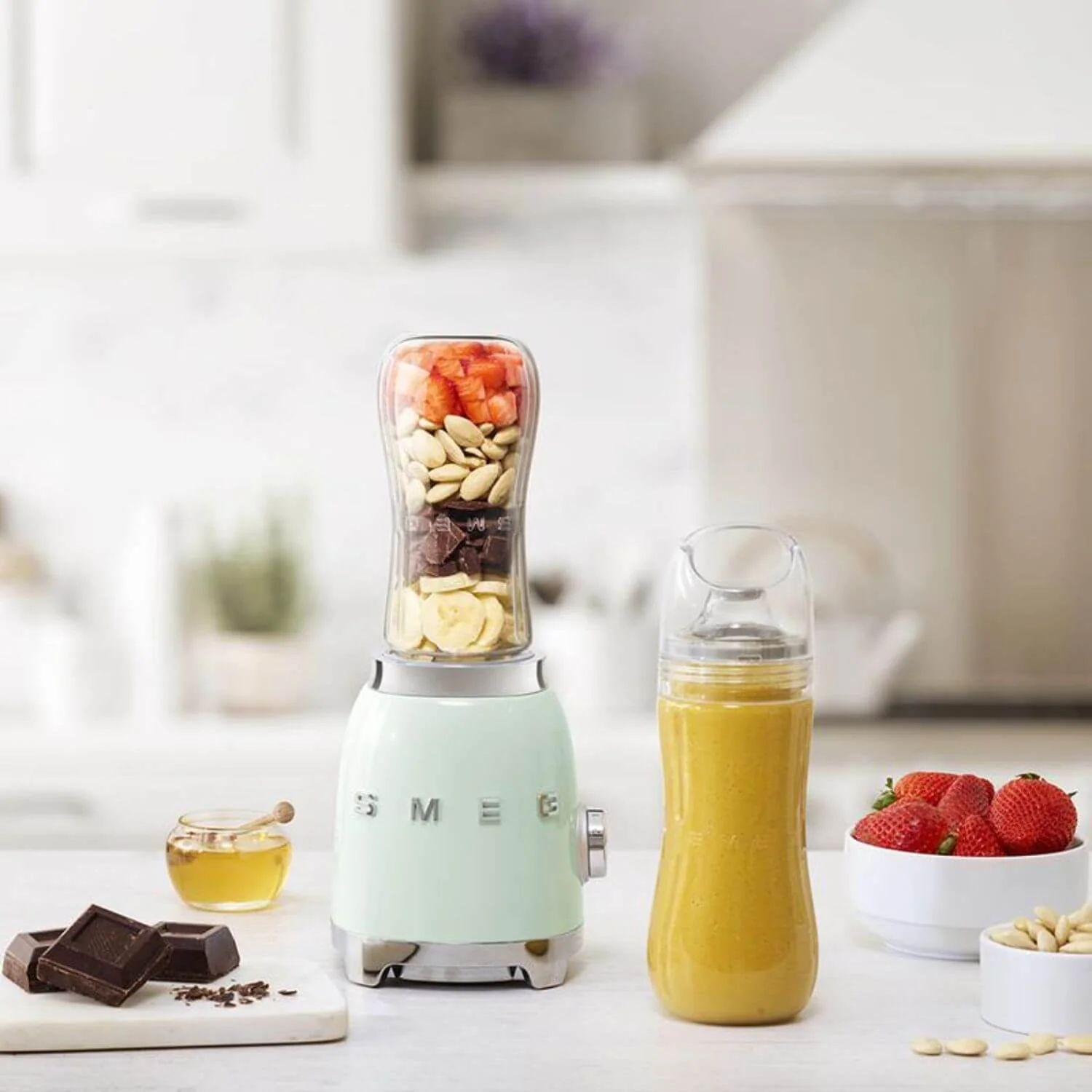 Smeg 50's Style Retro PBF01 Personal Blender - Pastel Green - Image 6