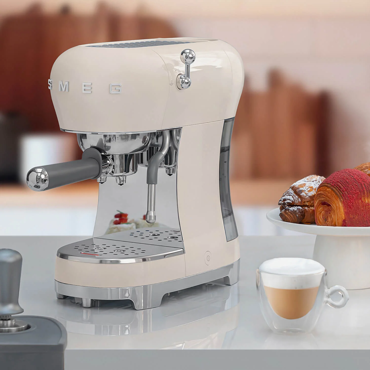Smeg 50s Style Retro ECF02 Espresso Coffee Machine - Cream - Image 6