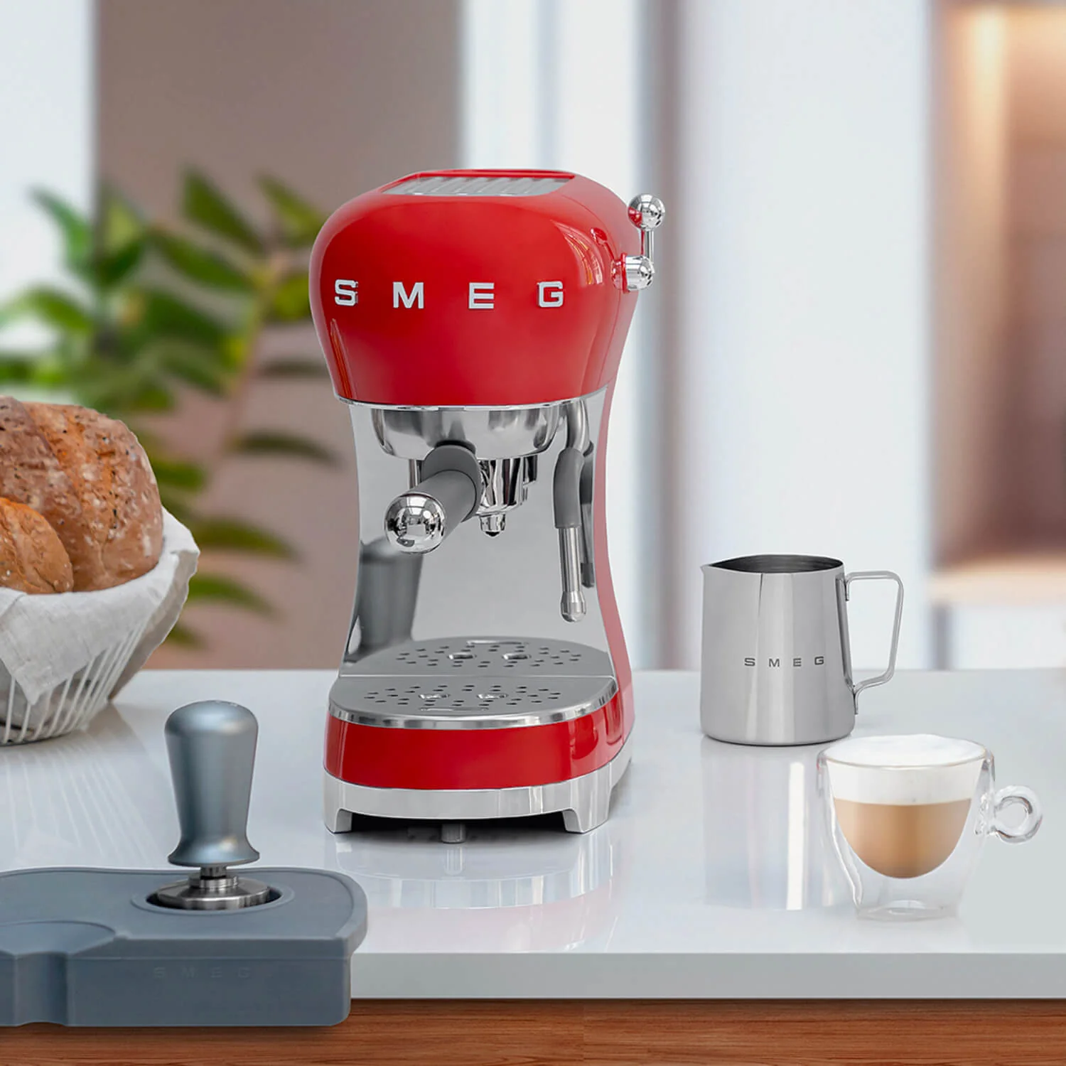 Smeg 50's Style Retro ECF02 Espresso Coffee Machine - Red - Image 8
