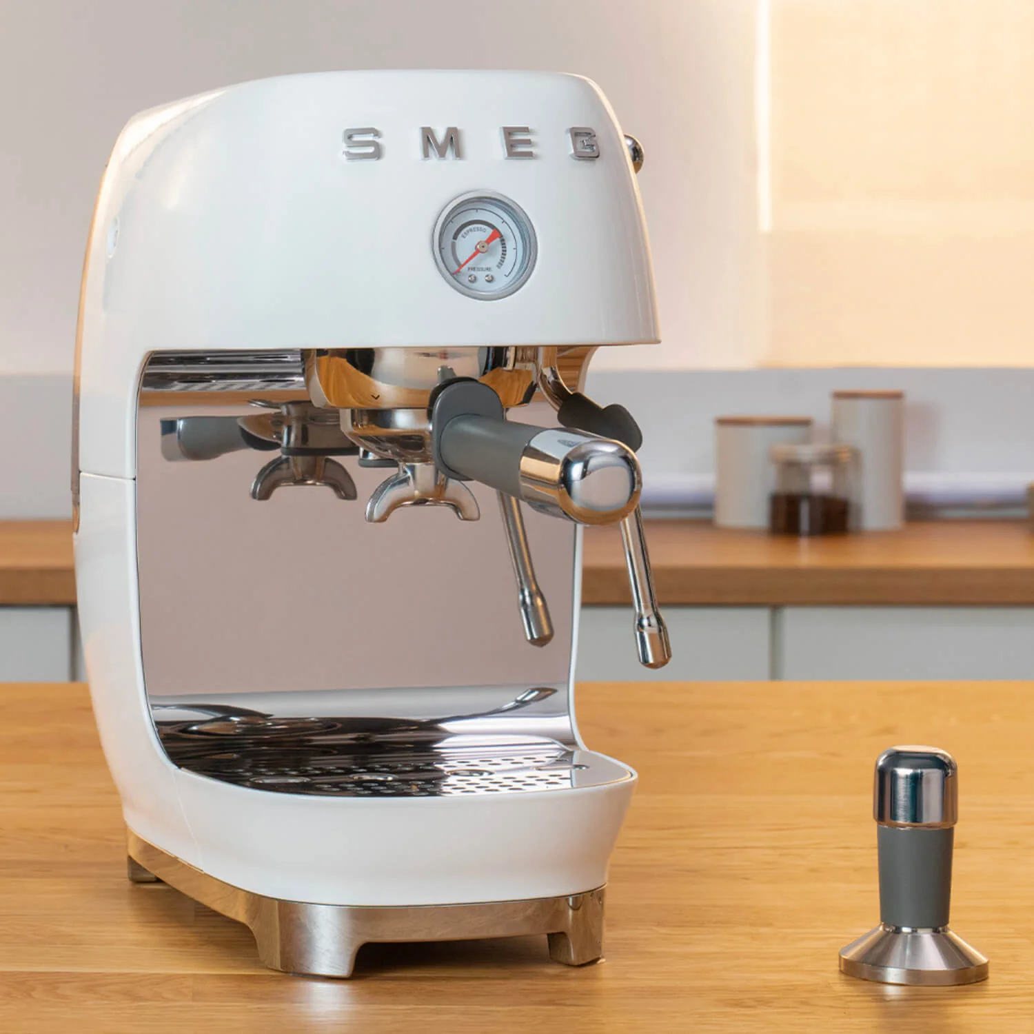 Smeg 50's Style Retro ECF03 Espresso & Cold Brew Coffee Machine - White - Image 8