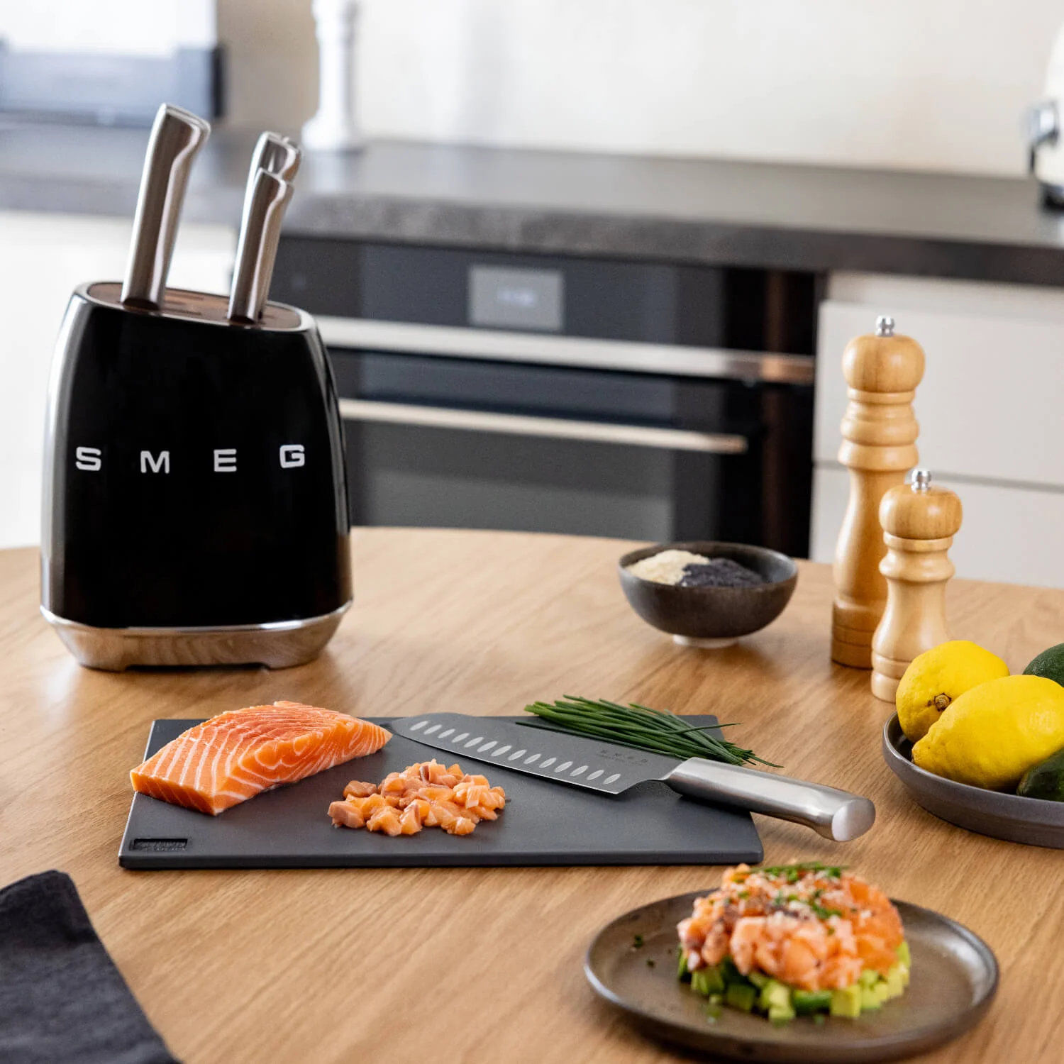 Smeg 50's Style Retro KBSF02 7-Piece Knife Block Set - Black - Image 7