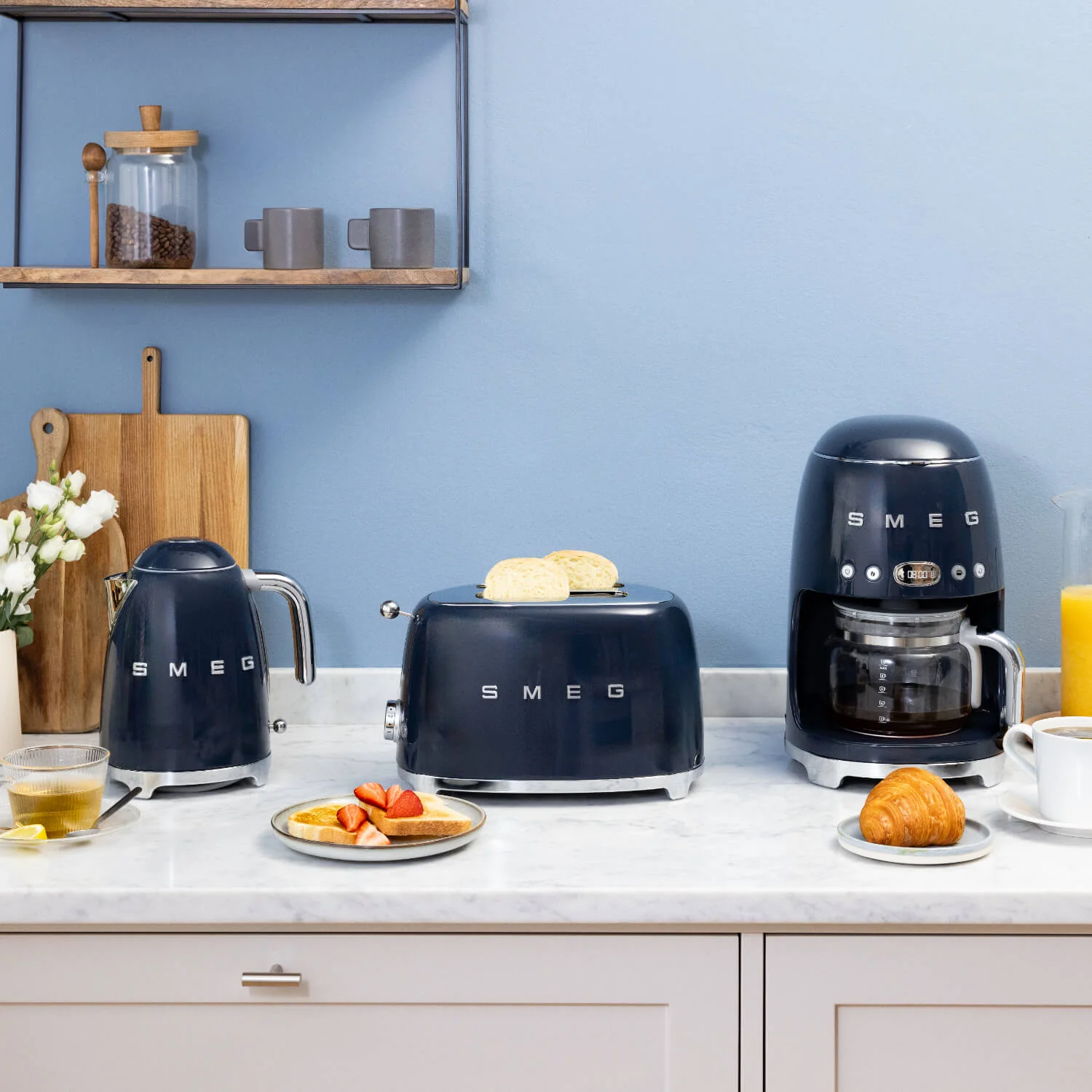 Smeg 50's Style Retro KLF03 Jug Kettle - Navy Blue - Image 8