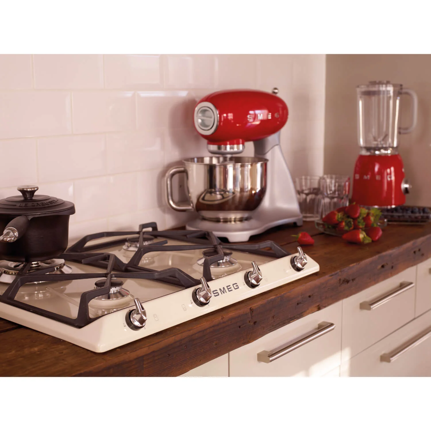 Smeg 50's Style Retro HMF01 Hand Mixer - Red - Image 13