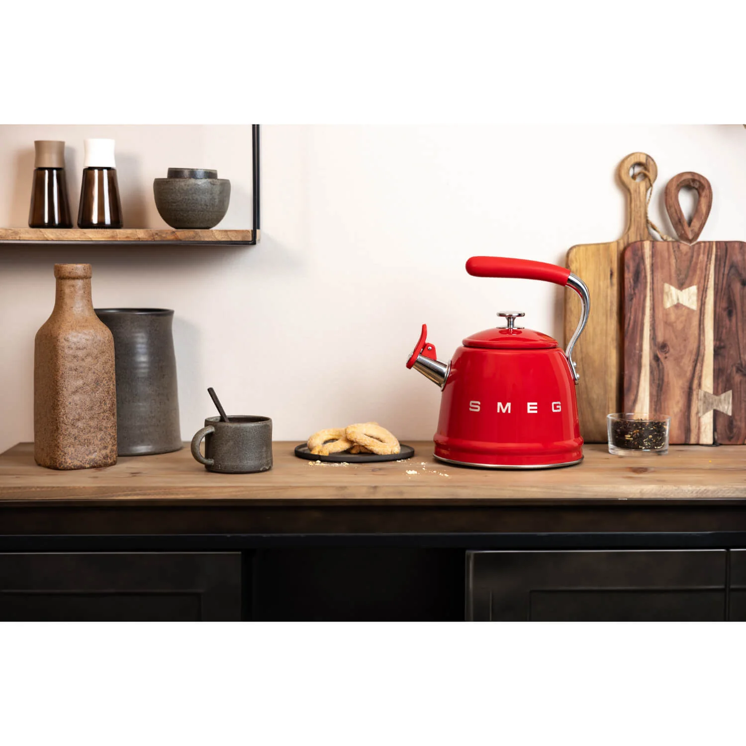 Smeg 50's Retro Style WKF01 Whistling Stove Top Kettle - Red - Image 7